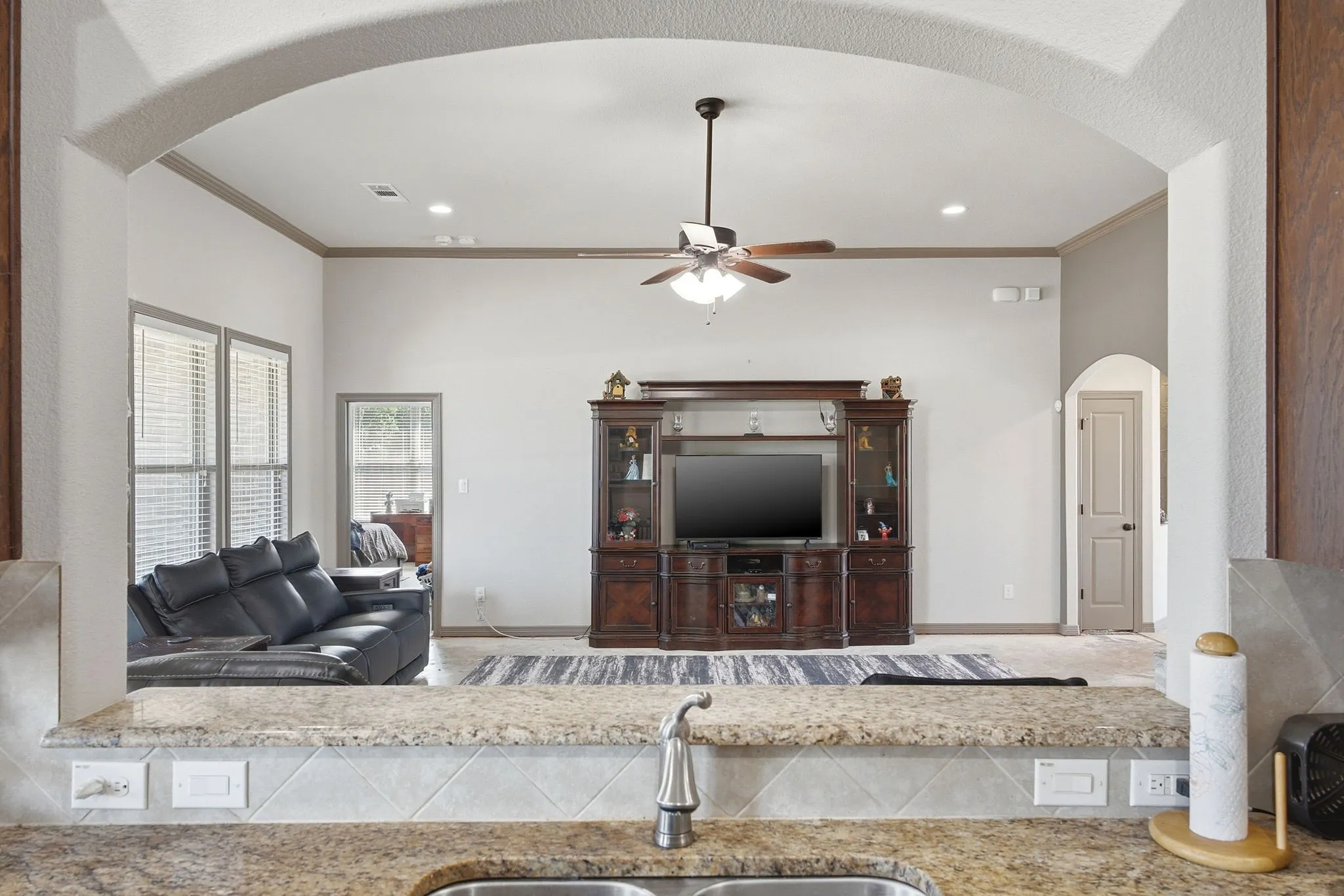 Single Family Residence For Sale in Denton County , 4916 Lakepark Drive, Sanger, Texas 76266, 3 Bedroom, 2 Bathroom, 2 Garage spaces, 1,896 Sqft, built in 2015, mls#21350398, Real Estate Agent in Sanger, Homes For Sale in Denton county, Homes For Sale in Sanger, Realtor in Sanger Texas, Real Estate Brokerage Independent Realty Texas, Luminita Cordes Realtor