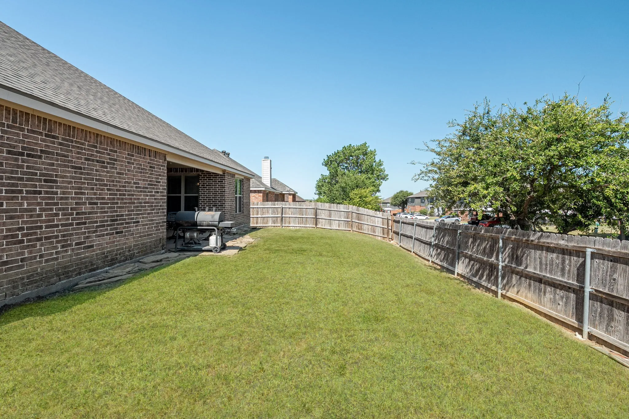 Single Family Residence For Sale in Denton County , 4916 Lakepark Drive, Sanger, Texas 76266, 3 Bedroom, 2 Bathroom, 2 Garage spaces, 1,896 Sqft, built in 2015, mls#21350398, Real Estate Agent in Sanger, Homes For Sale in Denton county, Homes For Sale in Sanger, Realtor in Sanger Texas, Real Estate Brokerage Independent Realty Texas, Luminita Cordes Realtor