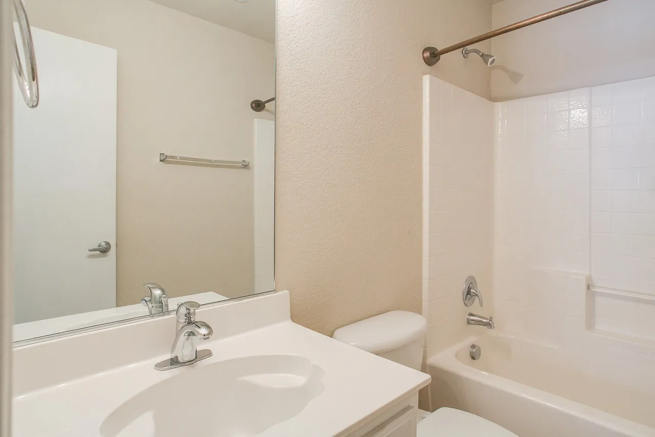 Single Family Residence For Rent in Tarrant County , 5824 Melanie Court, Fort Worth, Texas 76131, 4 Bedrooms, 3 Bathrooms, 2 Garage spaces, 2,459 Sqft, built in 2006, Price $2,350, mls#21350399, Real Estate Agent in Fort Worth, Homes For Rent in Tarrant county, Homes For Rent in Fort Worth, Realtor in Fort Worth Texas, Real Estate Brokerage Independent Realty Texas, Luminita Cordes Realtor