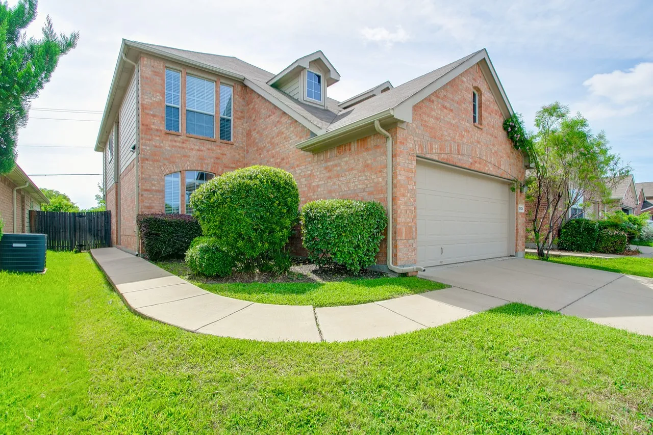 Single Family Residence For Rent in Tarrant County , 5824 Melanie Court, Fort Worth, Texas 76131, 4 Bedrooms, 3 Bathrooms, 2 Garage spaces, 2,459 Sqft, built in 2006, Price $2,350, mls#21350399, Real Estate Agent in Fort Worth, Homes For Rent in Tarrant county, Homes For Rent in Fort Worth, Realtor in Fort Worth Texas, Real Estate Brokerage Independent Realty Texas, Luminita Cordes Realtor