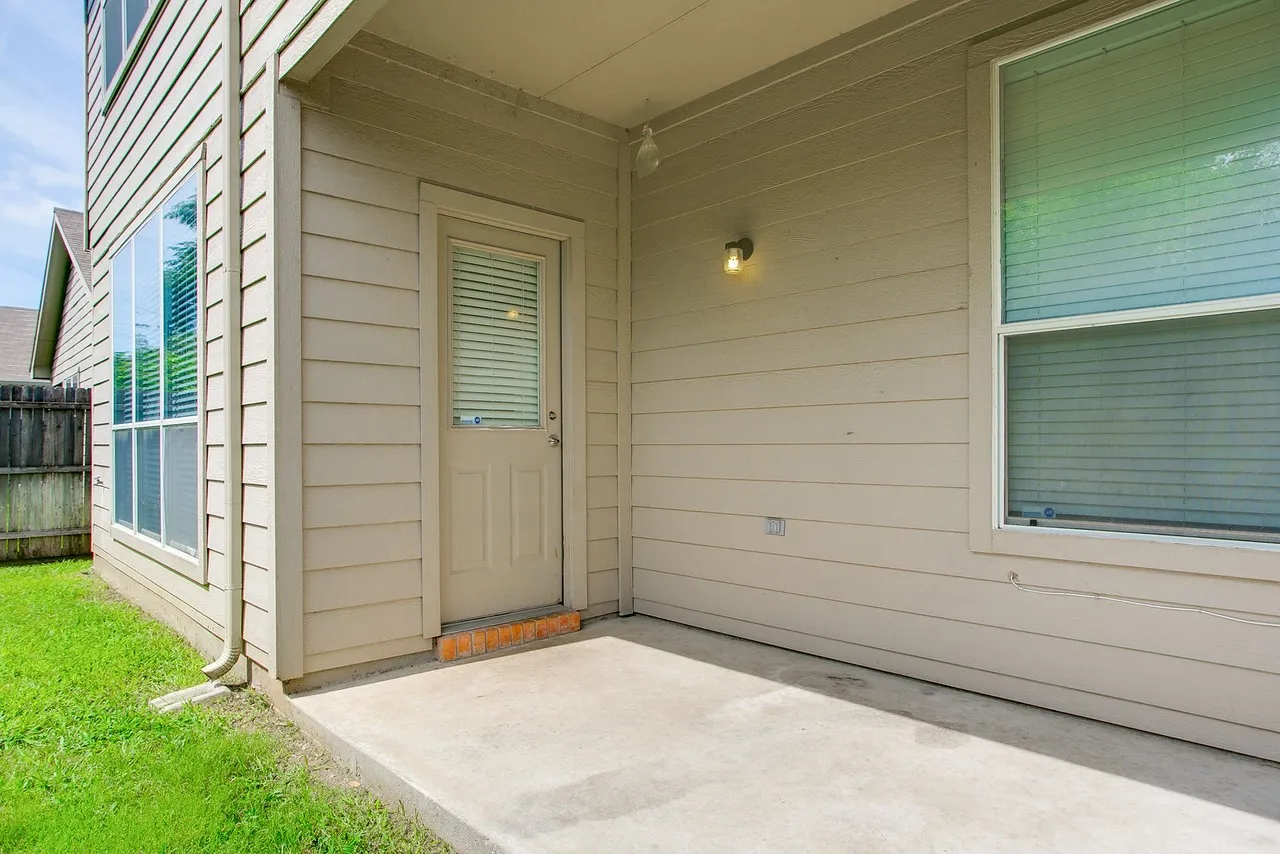Single Family Residence For Rent in Tarrant County , 5824 Melanie Court, Fort Worth, Texas 76131, 4 Bedrooms, 3 Bathrooms, 2 Garage spaces, 2,459 Sqft, built in 2006, Price $2,350, mls#21350399, Real Estate Agent in Fort Worth, Homes For Rent in Tarrant county, Homes For Rent in Fort Worth, Realtor in Fort Worth Texas, Real Estate Brokerage Independent Realty Texas, Luminita Cordes Realtor