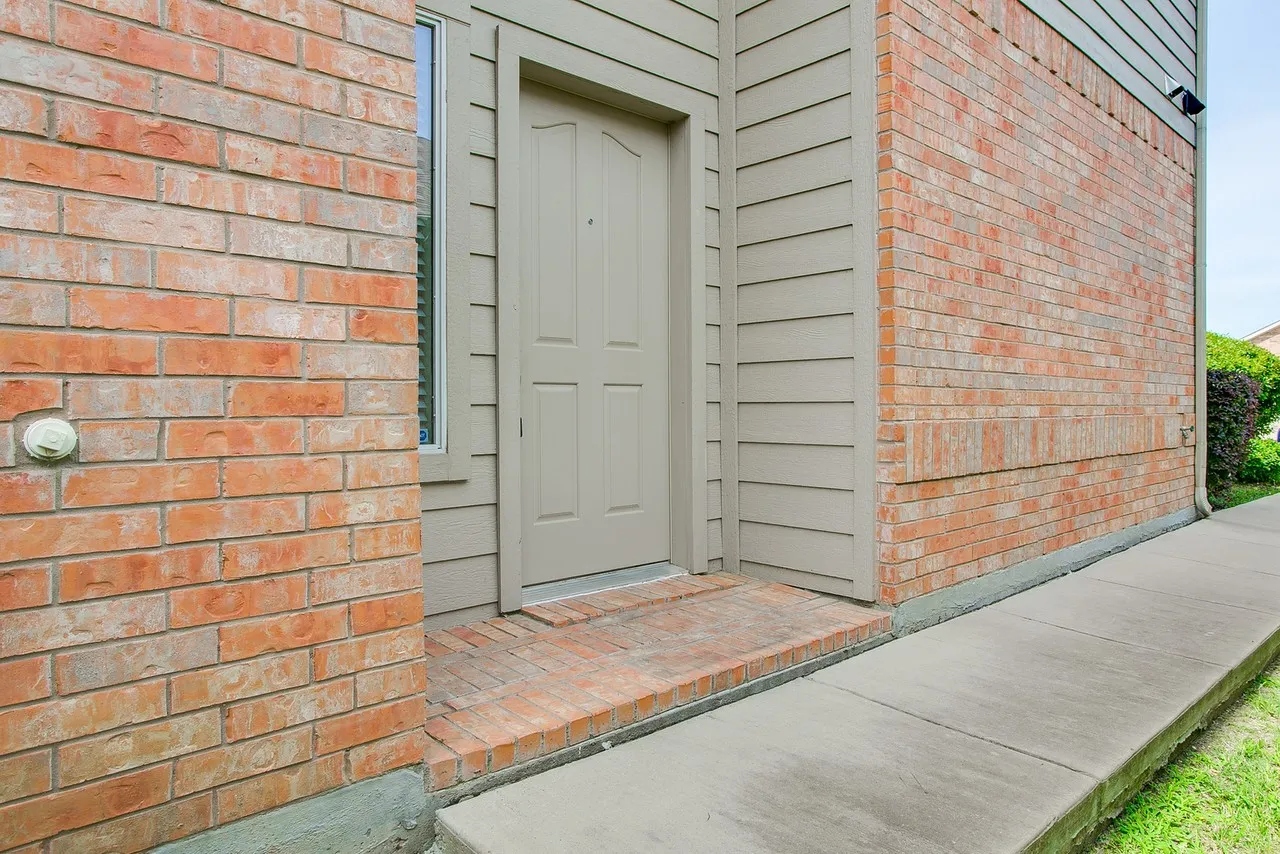 Single Family Residence For Rent in Tarrant County , 5824 Melanie Court, Fort Worth, Texas 76131, 4 Bedrooms, 3 Bathrooms, 2 Garage spaces, 2,459 Sqft, built in 2006, Price $2,350, mls#21350399, Real Estate Agent in Fort Worth, Homes For Rent in Tarrant county, Homes For Rent in Fort Worth, Realtor in Fort Worth Texas, Real Estate Brokerage Independent Realty Texas, Luminita Cordes Realtor
