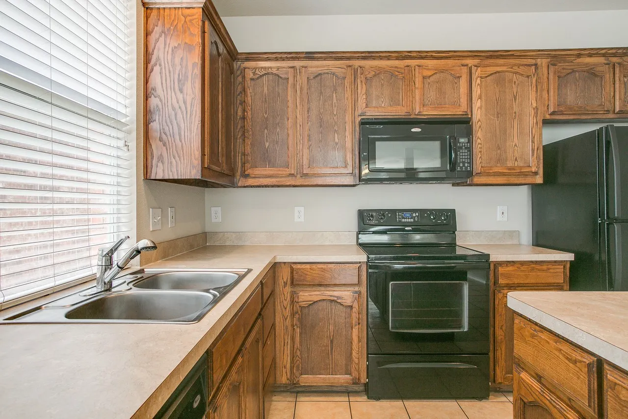 Single Family Residence For Rent in Tarrant County , 5824 Melanie Court, Fort Worth, Texas 76131, 4 Bedrooms, 3 Bathrooms, 2 Garage spaces, 2,459 Sqft, built in 2006, Price $2,350, mls#21350399, Real Estate Agent in Fort Worth, Homes For Rent in Tarrant county, Homes For Rent in Fort Worth, Realtor in Fort Worth Texas, Real Estate Brokerage Independent Realty Texas, Luminita Cordes Realtor
