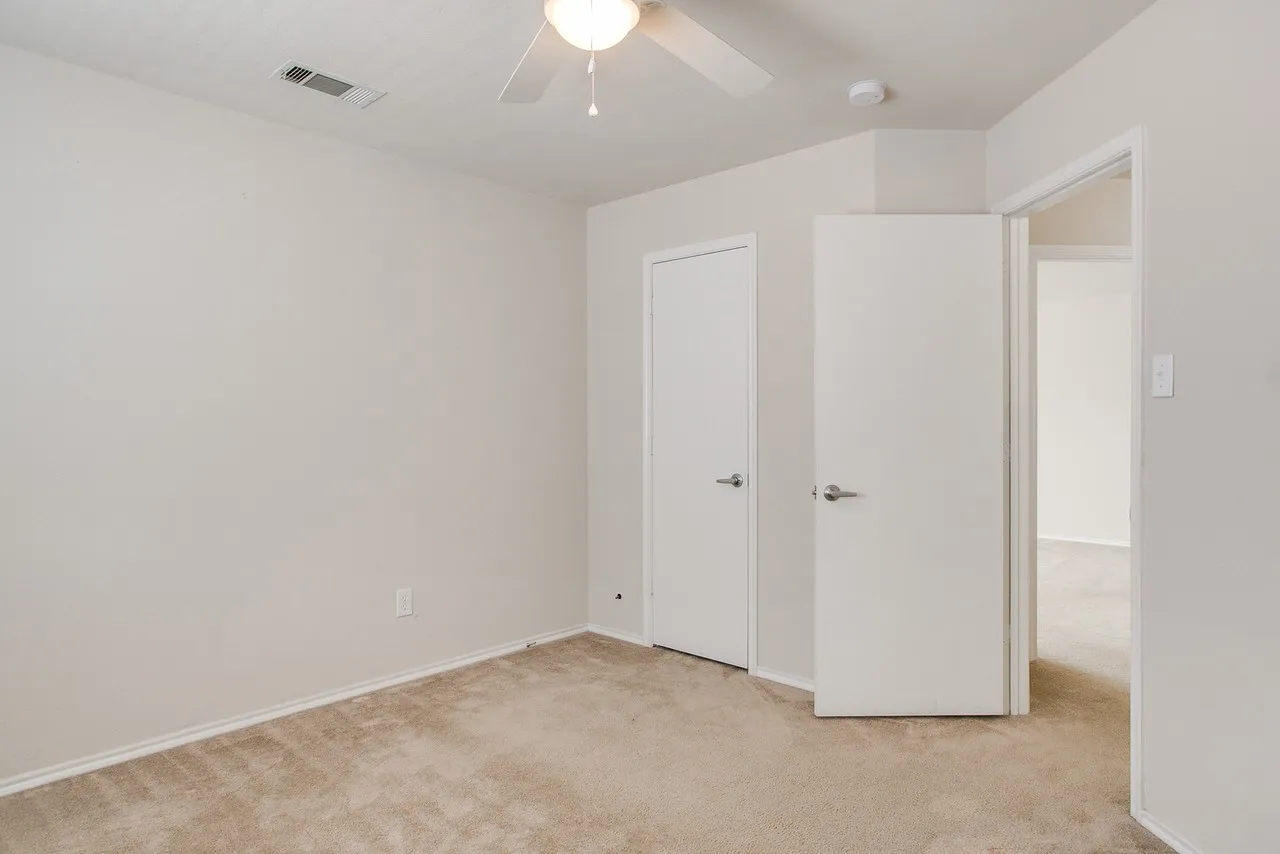 Single Family Residence For Rent in Tarrant County , 5824 Melanie Court, Fort Worth, Texas 76131, 4 Bedrooms, 3 Bathrooms, 2 Garage spaces, 2,459 Sqft, built in 2006, Price $2,350, mls#21350399, Real Estate Agent in Fort Worth, Homes For Rent in Tarrant county, Homes For Rent in Fort Worth, Realtor in Fort Worth Texas, Real Estate Brokerage Independent Realty Texas, Luminita Cordes Realtor