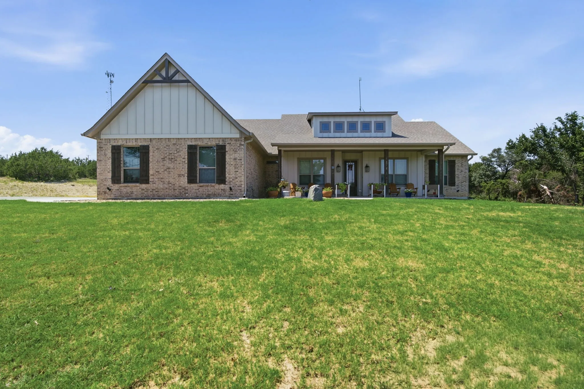 Single Family Residence For Sale in Parker County , 104 Grant Alan, Weatherford, Texas 76082, 4 Bedroom, 4 Bathroom, 3 Garage spaces, 2,300 Sqft, built in 2024, mls#21348846, Real Estate Agent in Weatherford, Homes For Sale in Parker county, Homes For Sale in Weatherford, Realtor in Weatherford Texas, Real Estate Brokerage Independent Realty Texas, Luminita Cordes Realtor