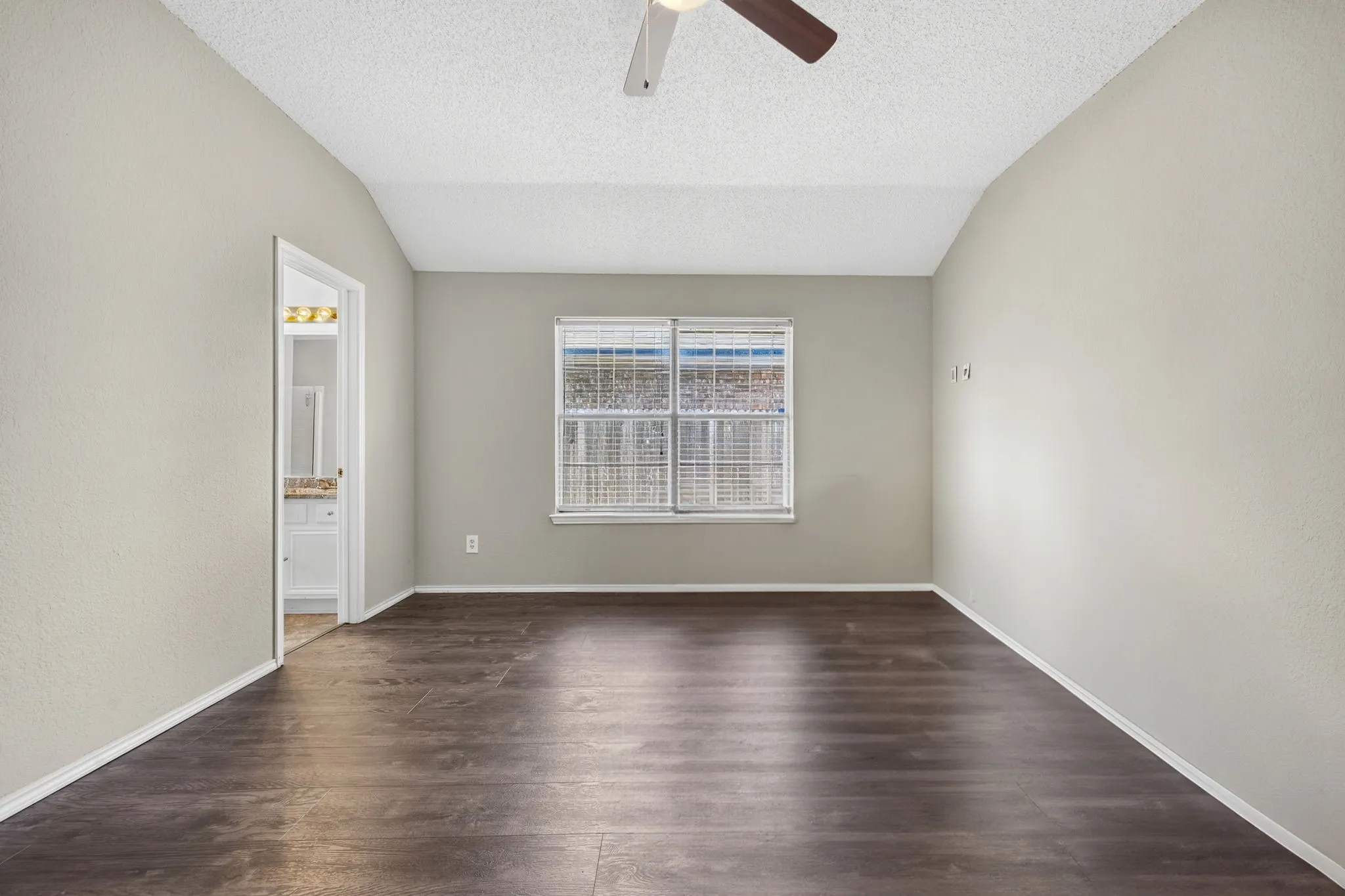 Single Family Residence For Rent in Tarrant County , 3357 Galaway Bay Drive, Grand Prairie, Texas 75052, 3 Bedroom, 2 Bathroom, 2 Garage spaces, 1,764 Sqft, built in 1997, mls#21350137, Real Estate Agent in Grand Prairie, Homes For Rent in Tarrant county, Homes For Rent in Grand Prairie, Realtor in Grand Prairie Texas, Real Estate Brokerage Independent Realty Texas, Luminita Cordes Realtor