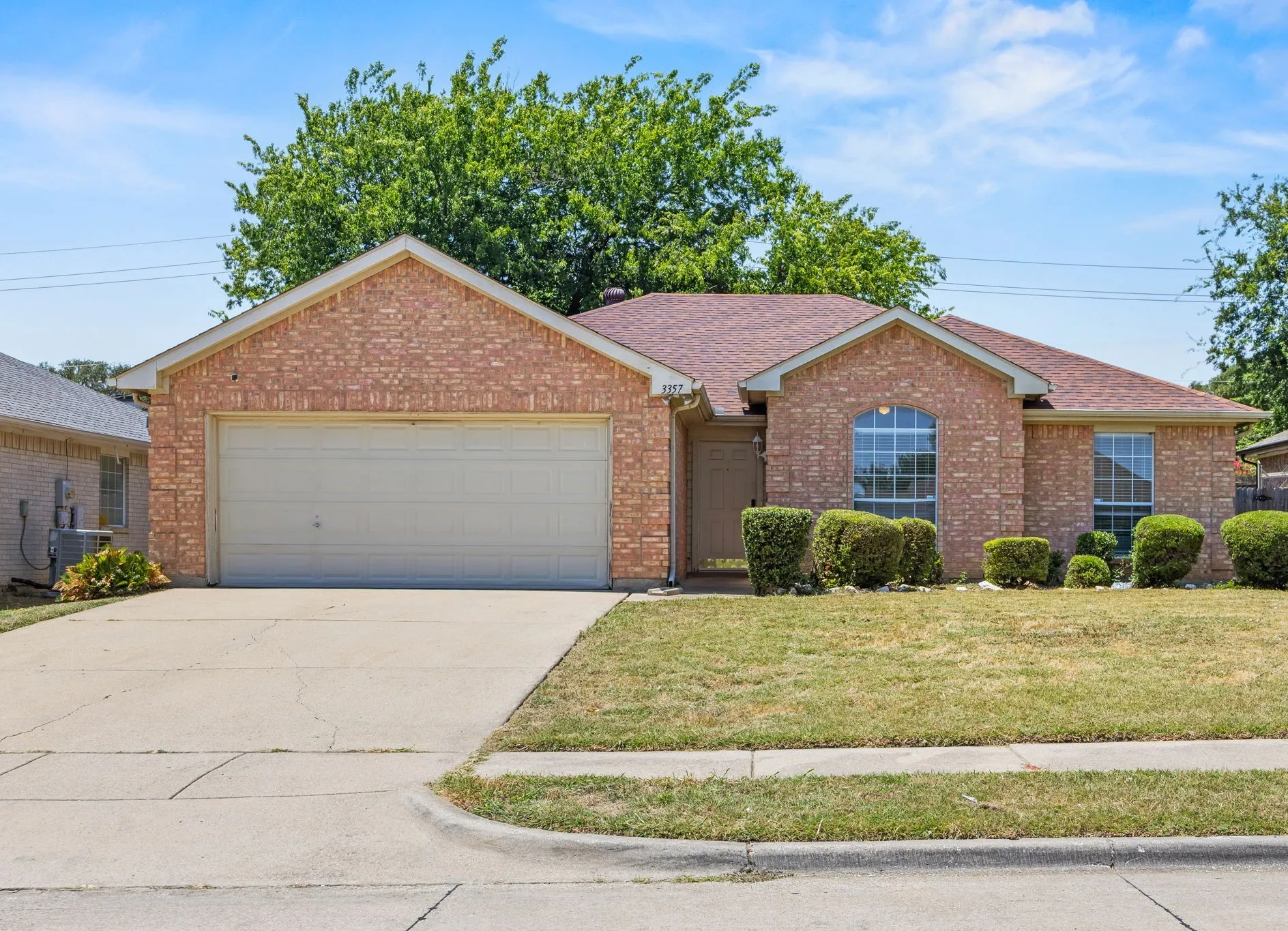 Single Family Residence For Rent in Tarrant County , 3357 Galaway Bay Drive, Grand Prairie, Texas 75052, 3 Bedroom, 2 Bathroom, 2 Garage spaces, 1,764 Sqft, built in 1997, mls#21350137, Real Estate Agent in Grand Prairie, Homes For Rent in Tarrant county, Homes For Rent in Grand Prairie, Realtor in Grand Prairie Texas, Real Estate Brokerage Independent Realty Texas, Luminita Cordes Realtor