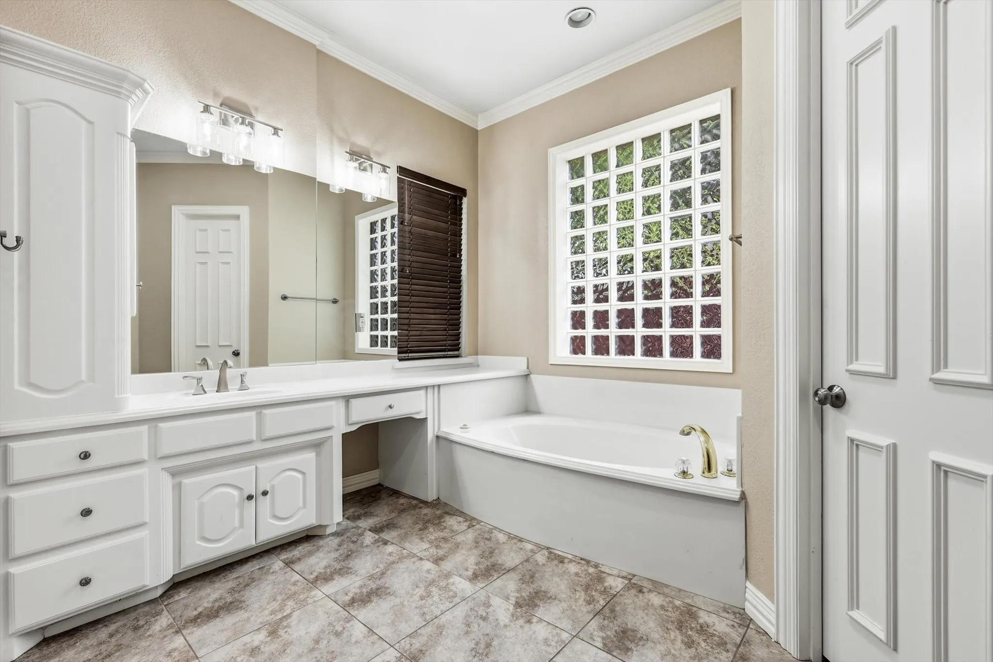 Single Family Residence For Sale in Dallas County , 728 Castle Creek Drive, Coppell, Texas 75019, 4 Bedroom, 4 Bathroom, 3 Garage spaces, 3,650 Sqft, built in 1995, mls#21342520, Real Estate Agent in Coppell, Homes For Sale in Dallas county, Homes For Sale in Coppell, Realtor in Coppell Texas, Real Estate Brokerage Independent Realty Texas, Luminita Cordes Realtor