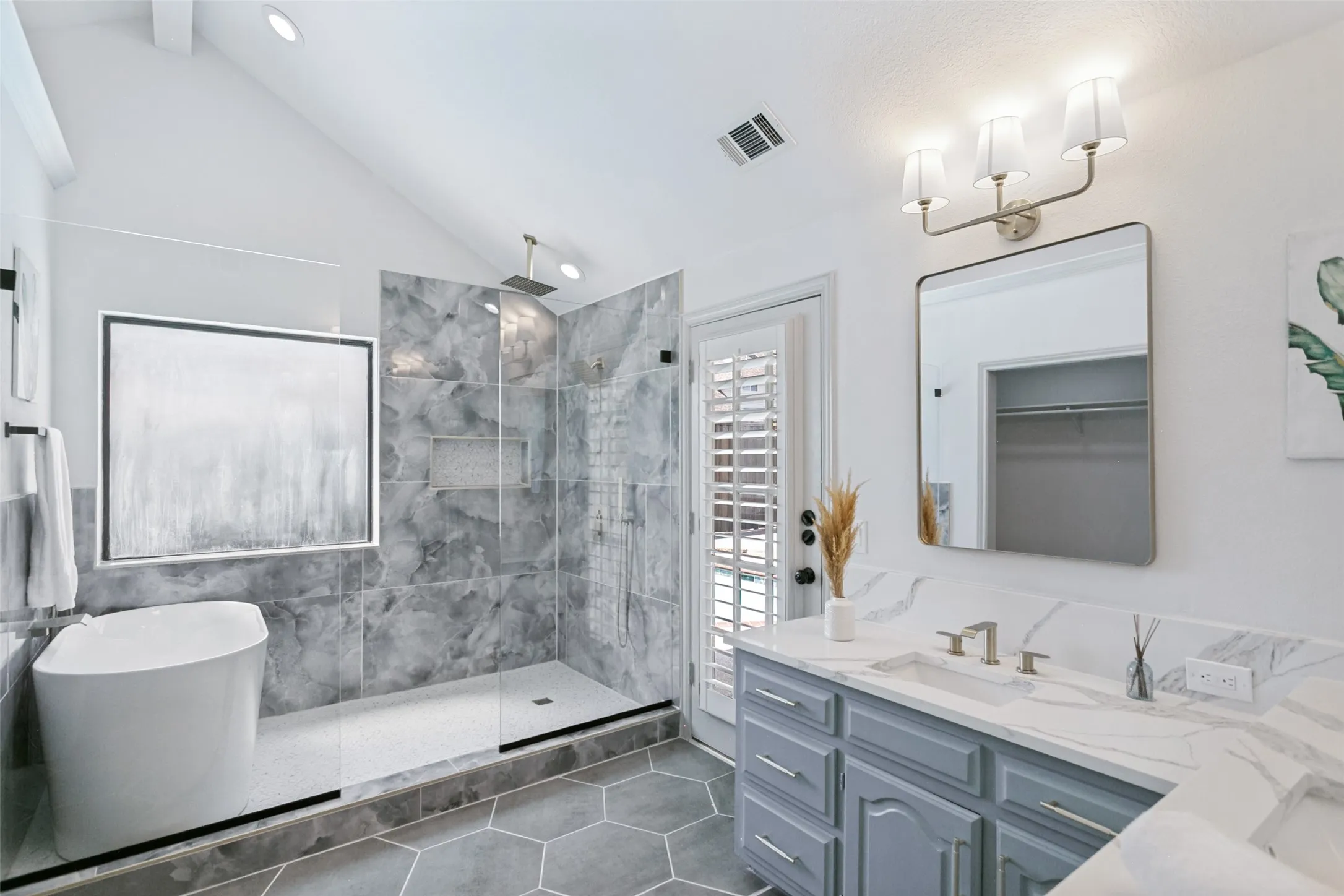 Single Family Residence For Sale in Collin County , 3300 Anchor Drive, Plano, Texas 75023, 4 Bedroom, 2 Bathroom, 2 Garage spaces, 2,209 Sqft, built in 1986, mls#21350241, Real Estate Agent in Plano, Homes For Sale in Collin county, Homes For Sale in Plano, Realtor in Plano Texas, Real Estate Brokerage Independent Realty Texas, Luminita Cordes Realtor