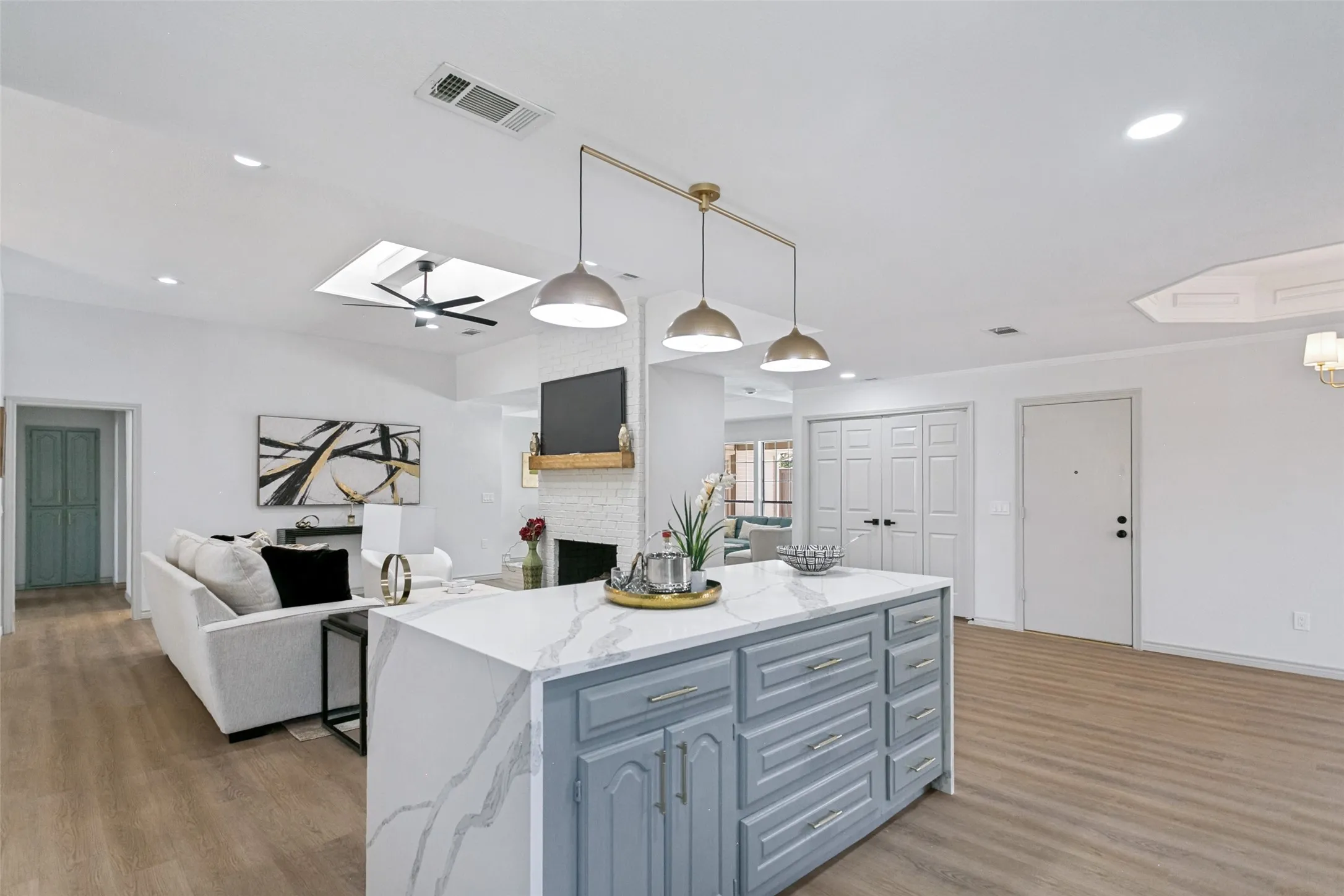 Single Family Residence For Sale in Collin County , 3300 Anchor Drive, Plano, Texas 75023, 4 Bedroom, 2 Bathroom, 2 Garage spaces, 2,209 Sqft, built in 1986, mls#21350241, Real Estate Agent in Plano, Homes For Sale in Collin county, Homes For Sale in Plano, Realtor in Plano Texas, Real Estate Brokerage Independent Realty Texas, Luminita Cordes Realtor