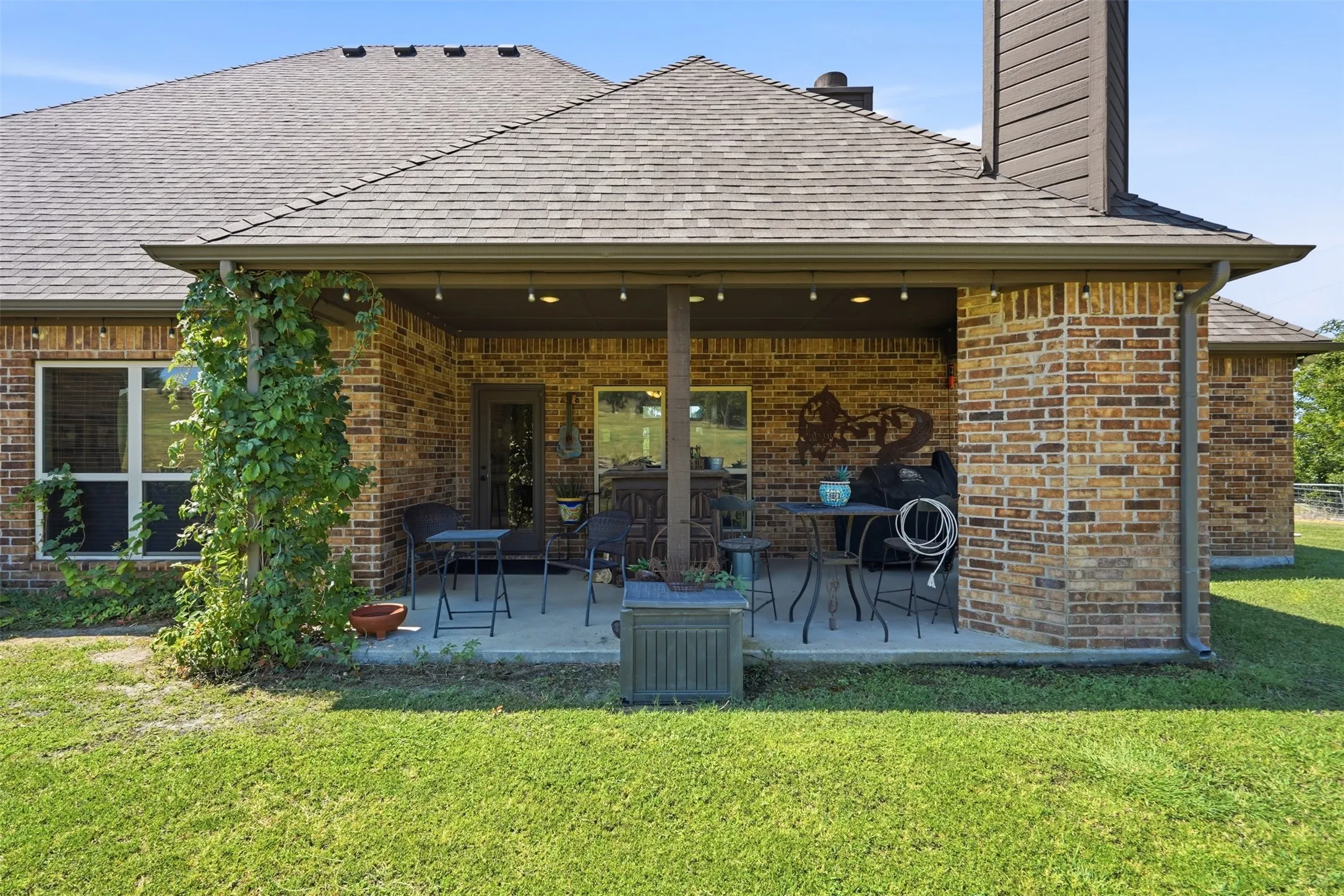 Single Family Residence For Sale in Parker County , 3518 Old Mineral Wells Highway, Weatherford, Texas 76088, 3 Bedrooms, 3 Bathrooms, 2 Garage spaces, 2,556 Sqft, built in 2018, Price $649,900, mls#21350093, Real Estate Agent in Weatherford, Homes For Sale in Parker county, Homes For Sale in Weatherford, Realtor in Weatherford Texas, Real Estate Brokerage Independent Realty Texas, Luminita Cordes Realtor