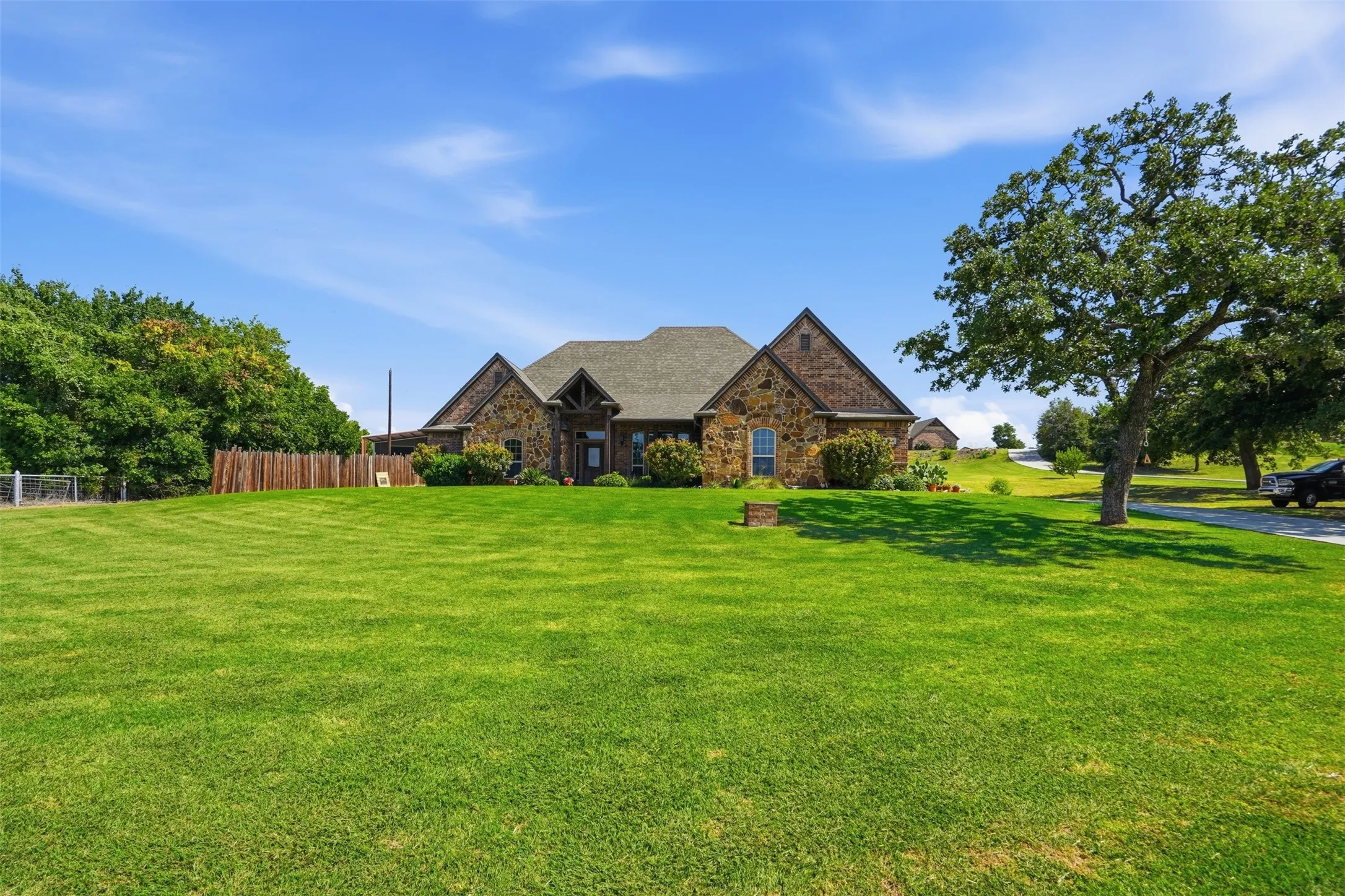 Single Family Residence For Sale in Parker County , 3518 Old Mineral Wells Highway, Weatherford, Texas 76088, 3 Bedrooms, 3 Bathrooms, 2 Garage spaces, 2,556 Sqft, built in 2018, Price $649,900, mls#21350093, Real Estate Agent in Weatherford, Homes For Sale in Parker county, Homes For Sale in Weatherford, Realtor in Weatherford Texas, Real Estate Brokerage Independent Realty Texas, Luminita Cordes Realtor