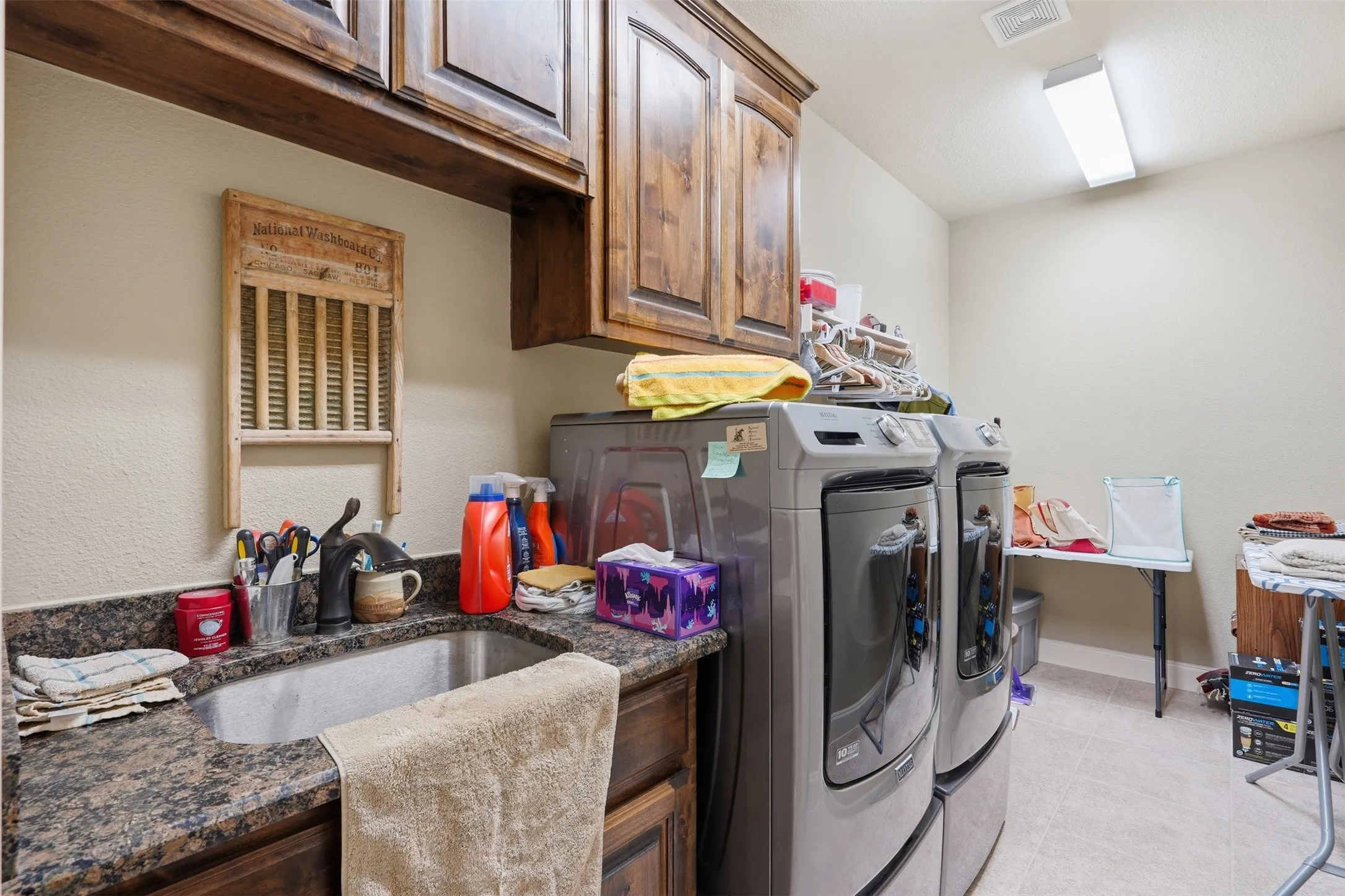Single Family Residence For Sale in Parker County , 3518 Old Mineral Wells Highway, Weatherford, Texas 76088, 3 Bedrooms, 3 Bathrooms, 2 Garage spaces, 2,556 Sqft, built in 2018, Price $649,900, mls#21350093, Real Estate Agent in Weatherford, Homes For Sale in Parker county, Homes For Sale in Weatherford, Realtor in Weatherford Texas, Real Estate Brokerage Independent Realty Texas, Luminita Cordes Realtor