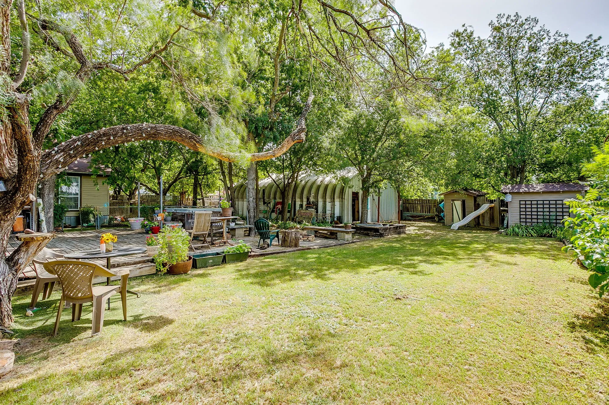Single Family Residence For Sale in Palo Pinto County , 515 SW 13th Street, Mineral Wells, Texas 76067, 4 Bedrooms, 2 Bathrooms, 1 Garage spaces, 2,845 Sqft, built in 1940, Price $249,000, mls#21348942, Real Estate Agent in Mineral Wells, Homes For Sale in Palo Pinto county, Homes For Sale in Mineral Wells, Realtor in Mineral Wells Texas, Real Estate Brokerage Independent Realty Texas, Luminita Cordes Realtor