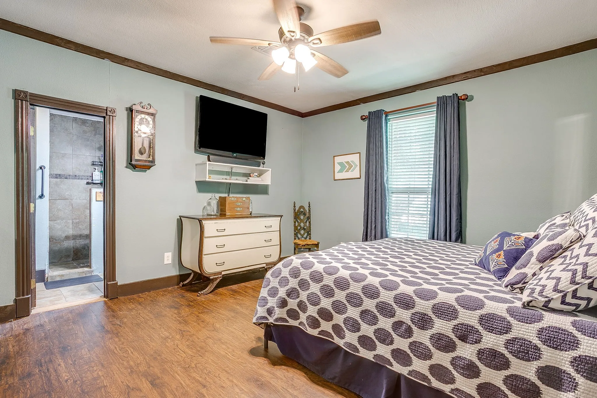 Single Family Residence For Sale in Palo Pinto County , 515 SW 13th Street, Mineral Wells, Texas 76067, 4 Bedrooms, 2 Bathrooms, 1 Garage spaces, 2,845 Sqft, built in 1940, Price $249,000, mls#21348942, Real Estate Agent in Mineral Wells, Homes For Sale in Palo Pinto county, Homes For Sale in Mineral Wells, Realtor in Mineral Wells Texas, Real Estate Brokerage Independent Realty Texas, Luminita Cordes Realtor