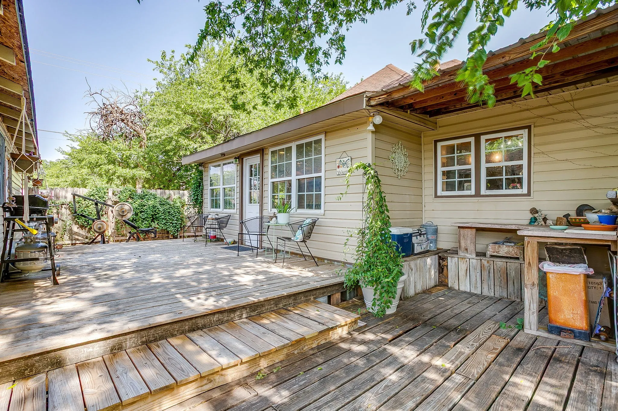 Single Family Residence For Sale in Palo Pinto County , 515 SW 13th Street, Mineral Wells, Texas 76067, 4 Bedrooms, 2 Bathrooms, 1 Garage spaces, 2,845 Sqft, built in 1940, Price $249,000, mls#21348942, Real Estate Agent in Mineral Wells, Homes For Sale in Palo Pinto county, Homes For Sale in Mineral Wells, Realtor in Mineral Wells Texas, Real Estate Brokerage Independent Realty Texas, Luminita Cordes Realtor