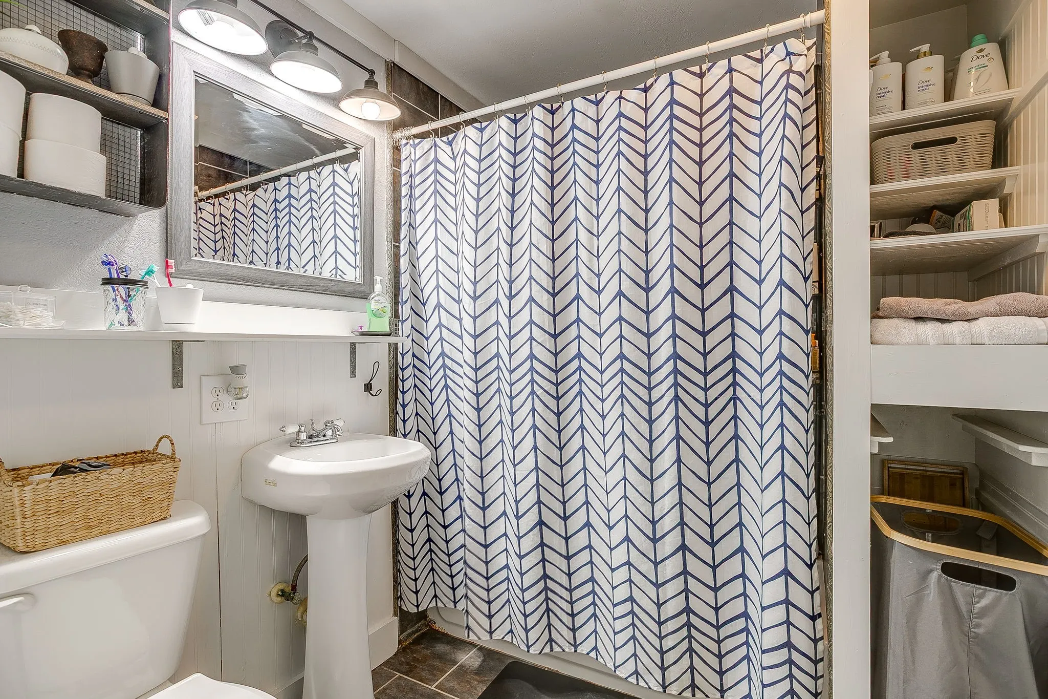 Single Family Residence For Sale in Palo Pinto County , 515 SW 13th Street, Mineral Wells, Texas 76067, 4 Bedrooms, 2 Bathrooms, 1 Garage spaces, 2,845 Sqft, built in 1940, Price $249,000, mls#21348942, Real Estate Agent in Mineral Wells, Homes For Sale in Palo Pinto county, Homes For Sale in Mineral Wells, Realtor in Mineral Wells Texas, Real Estate Brokerage Independent Realty Texas, Luminita Cordes Realtor