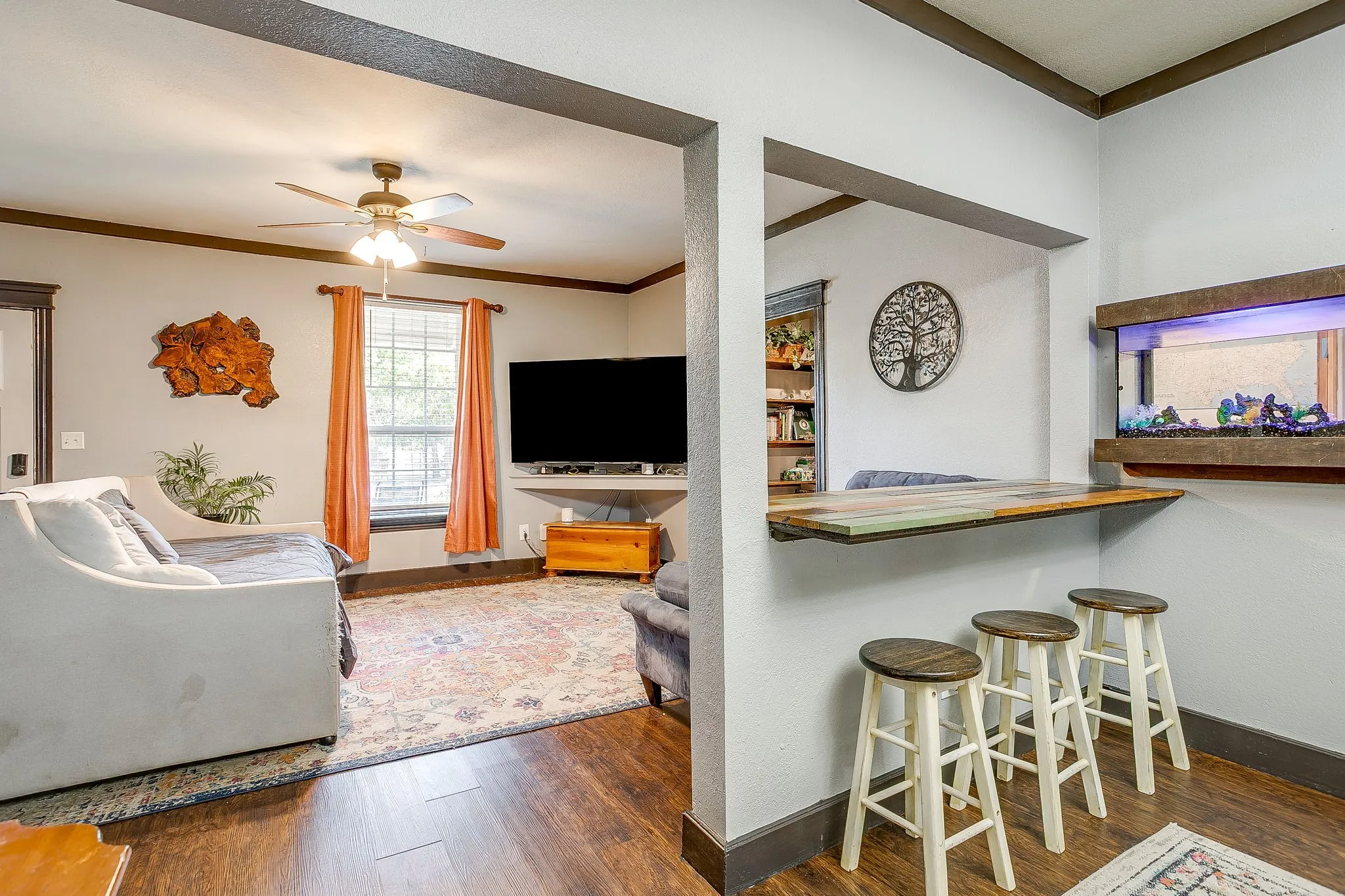 Single Family Residence For Sale in Palo Pinto County , 515 SW 13th Street, Mineral Wells, Texas 76067, 4 Bedrooms, 2 Bathrooms, 1 Garage spaces, 2,845 Sqft, built in 1940, Price $249,000, mls#21348942, Real Estate Agent in Mineral Wells, Homes For Sale in Palo Pinto county, Homes For Sale in Mineral Wells, Realtor in Mineral Wells Texas, Real Estate Brokerage Independent Realty Texas, Luminita Cordes Realtor