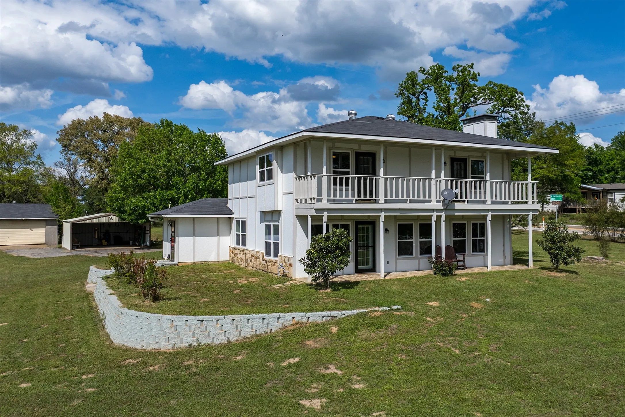 Farm For Sale in Van Zandt County , 3672 E FM 1861, Athens, Texas 75752, 4 Bedroom, 2 Bathroom, 2 Garage spaces, 2,809 Sqft, built in 1979, Price $950,000, mls#21350420, Real Estate Agent in Athens, Homes For Sale in Van Zandt county, Homes For Sale in Athens, Realtor in Athens Texas, Real Estate Brokerage Independent Realty Texas, Luminita Cordes Realtor