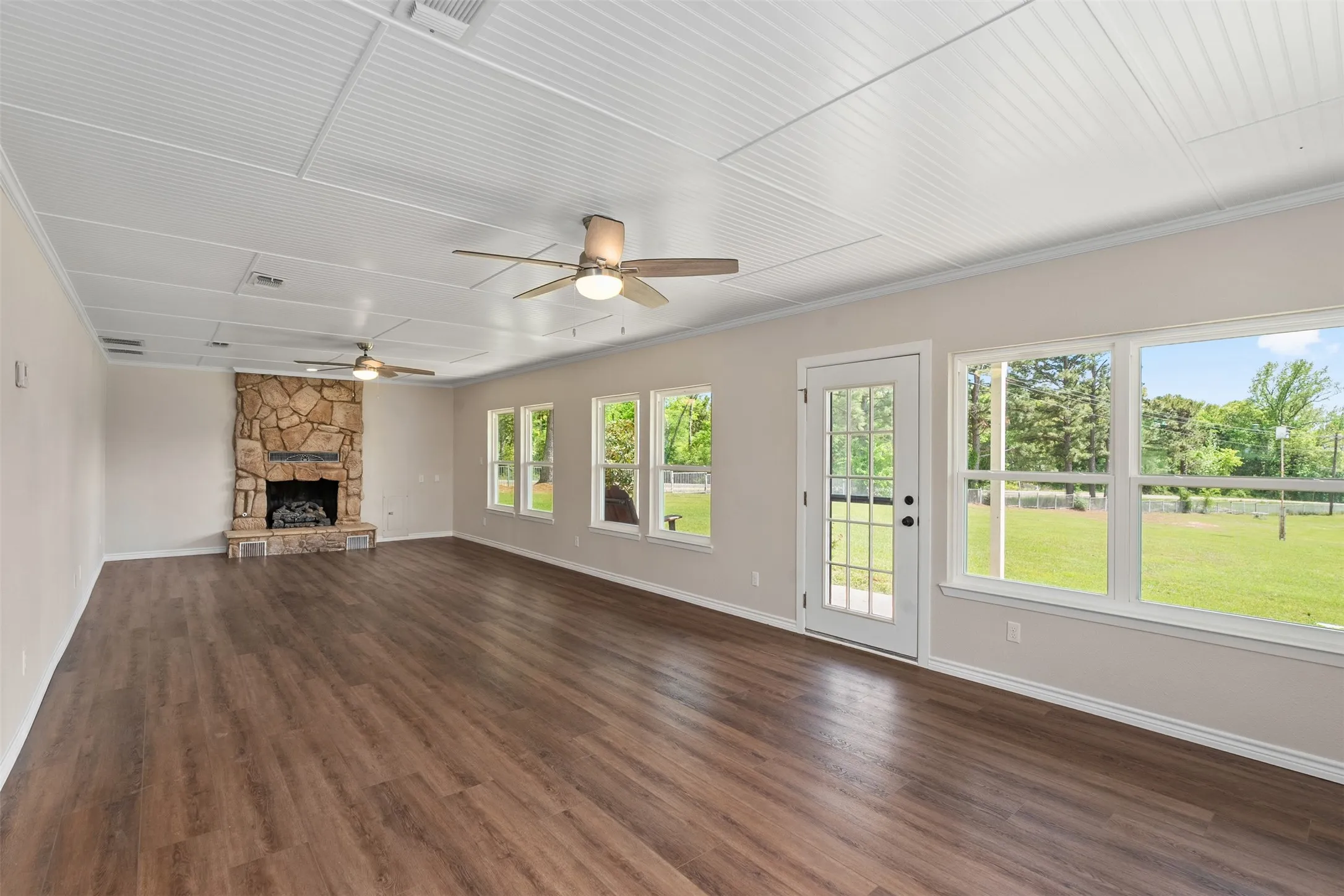 Farm For Sale in Van Zandt County , 3672 E FM 1861, Athens, Texas 75752, 4 Bedroom, 2 Bathroom, 2 Garage spaces, 2,809 Sqft, built in 1979, Price $950,000, mls#21350420, Real Estate Agent in Athens, Homes For Sale in Van Zandt county, Homes For Sale in Athens, Realtor in Athens Texas, Real Estate Brokerage Independent Realty Texas, Luminita Cordes Realtor