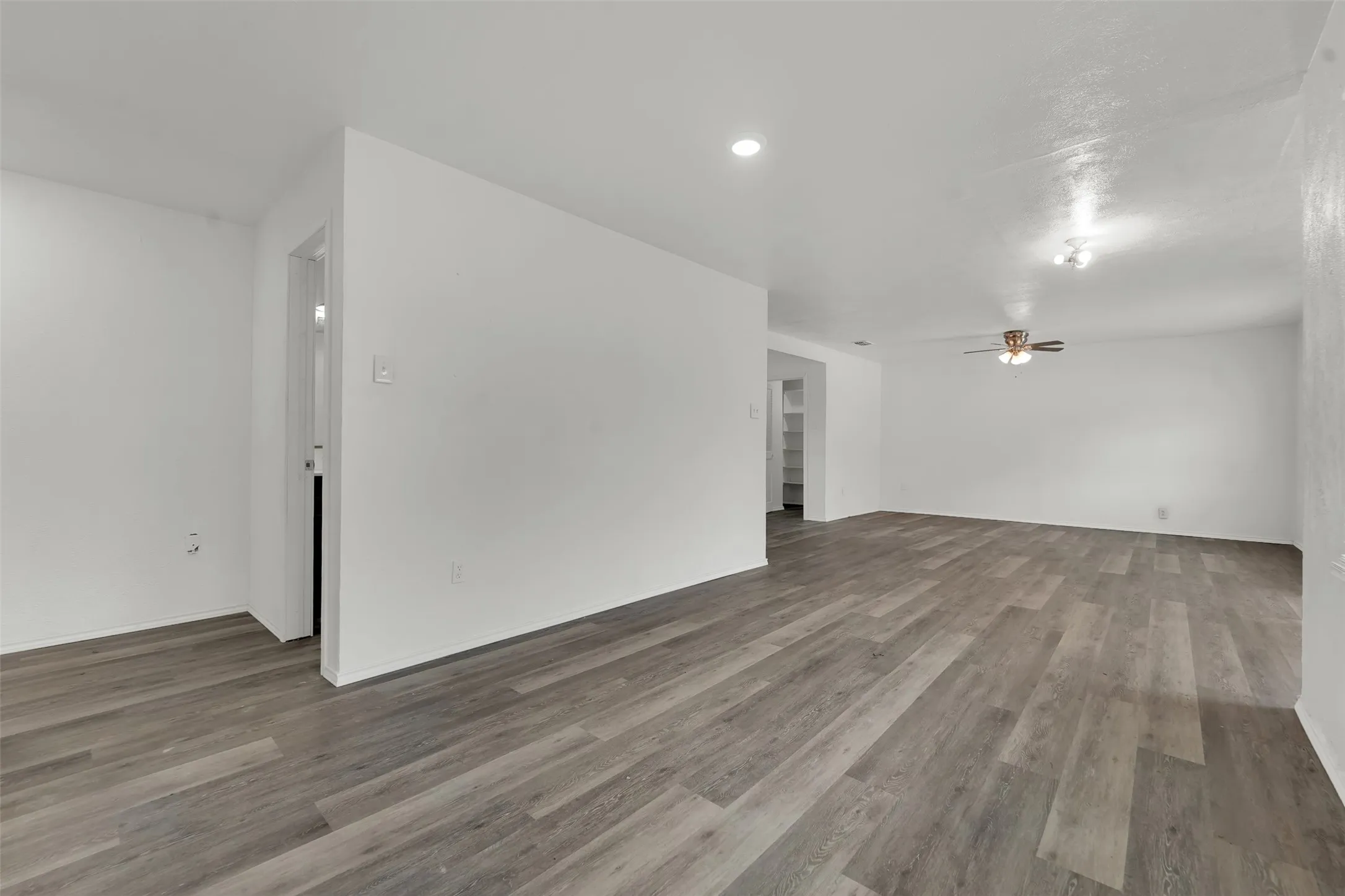 Single Family Residence For Rent in Dallas County , 2682 Wasina Drive, Farmers Branch, Texas 75234, 3 Bedroom, 2 Bathroom, 2 Garage spaces, 1,144 Sqft, built in 1955, mls#21350422, Real Estate Agent in Farmers Branch, Homes For Rent in Dallas county, Homes For Rent in Farmers Branch, Realtor in Farmers Branch Texas, Real Estate Brokerage Independent Realty Texas, Luminita Cordes Realtor
