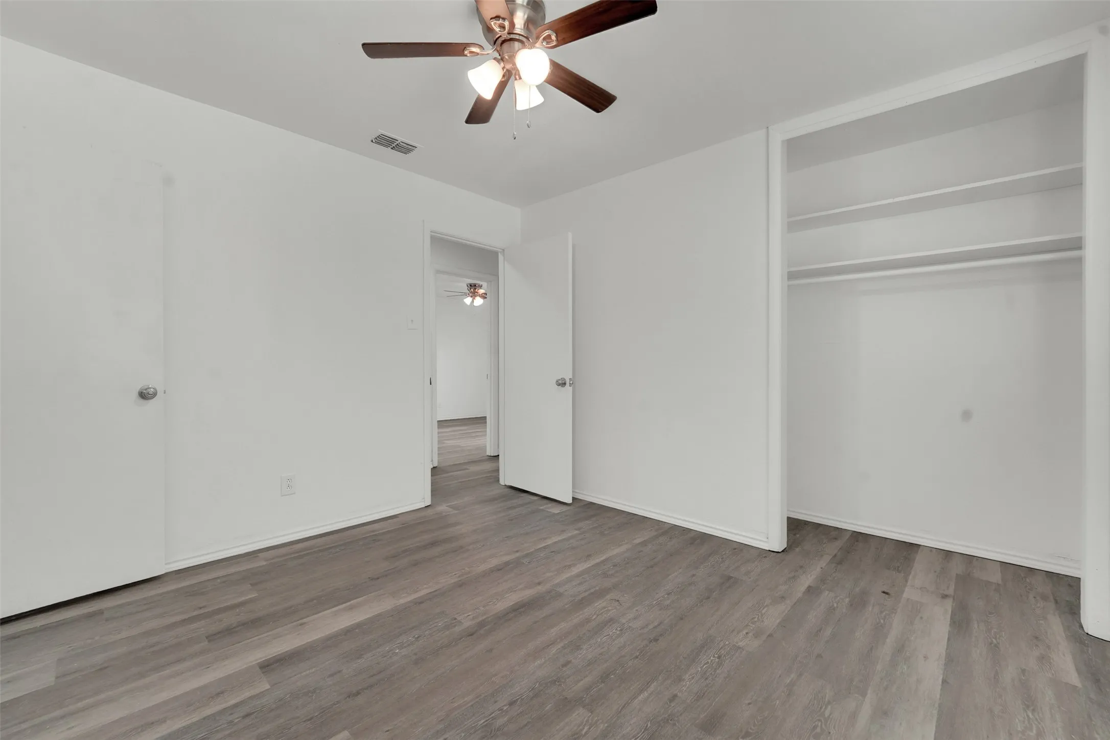 Single Family Residence For Rent in Dallas County , 2682 Wasina Drive, Farmers Branch, Texas 75234, 3 Bedroom, 2 Bathroom, 2 Garage spaces, 1,144 Sqft, built in 1955, mls#21350422, Real Estate Agent in Farmers Branch, Homes For Rent in Dallas county, Homes For Rent in Farmers Branch, Realtor in Farmers Branch Texas, Real Estate Brokerage Independent Realty Texas, Luminita Cordes Realtor