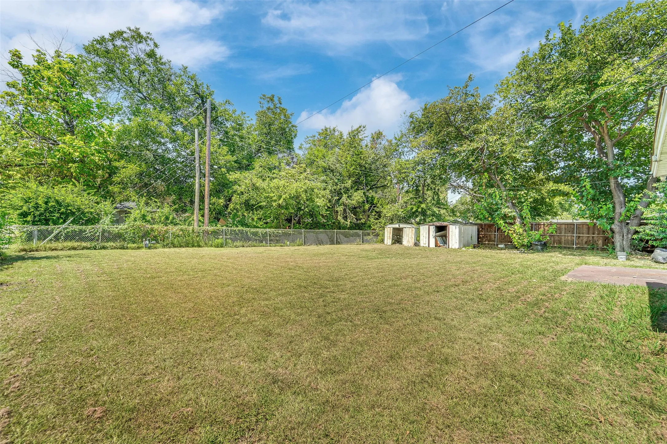 Single Family Residence For Rent in Dallas County , 2682 Wasina Drive, Farmers Branch, Texas 75234, 3 Bedroom, 2 Bathroom, 2 Garage spaces, 1,144 Sqft, built in 1955, mls#21350422, Real Estate Agent in Farmers Branch, Homes For Rent in Dallas county, Homes For Rent in Farmers Branch, Realtor in Farmers Branch Texas, Real Estate Brokerage Independent Realty Texas, Luminita Cordes Realtor
