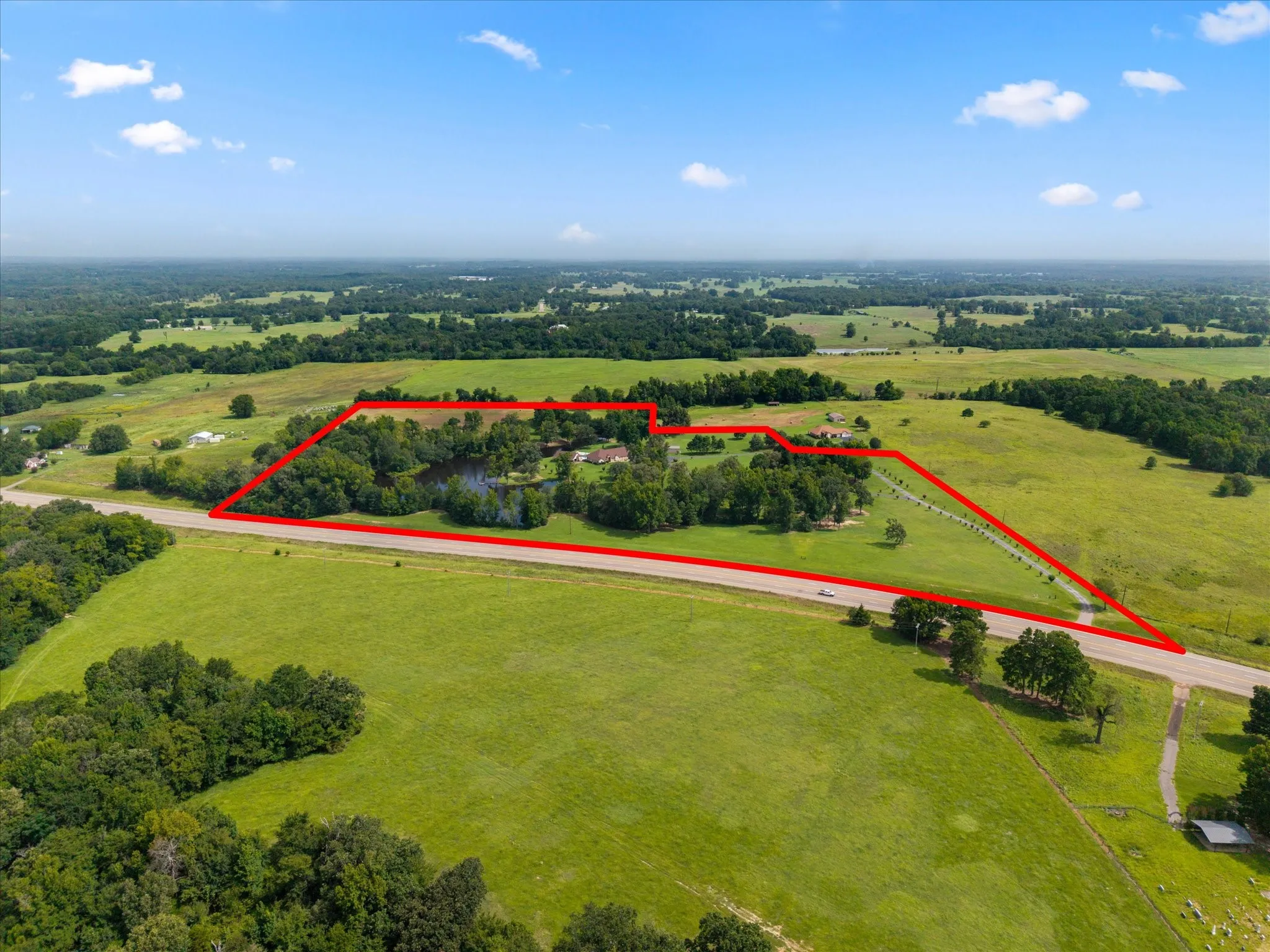 Farm For Sale in Titus County , 7267 E Texas Highway 49 Highway, Mt Pleasant, Texas 75455, 4 Bedrooms, 2 Bathrooms, 3 Garage spaces, 3,427 Sqft, built in 2009, Price $1,479,900, mls#21349865, Real Estate Agent in Mt Pleasant, Homes For Sale in Titus county, Homes For Sale in Mt Pleasant, Realtor in Mt Pleasant Texas, Real Estate Brokerage Independent Realty Texas, Luminita Cordes Realtor