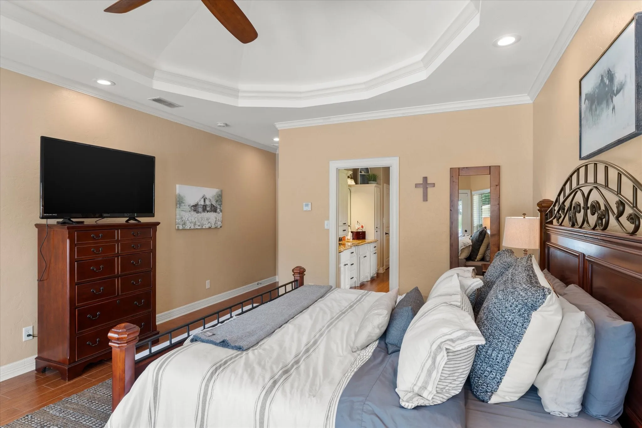 Farm For Sale in Titus County , 7267 E Texas Highway 49 Highway, Mt Pleasant, Texas 75455, 4 Bedrooms, 2 Bathrooms, 3 Garage spaces, 3,427 Sqft, built in 2009, Price $1,479,900, mls#21349865, Real Estate Agent in Mt Pleasant, Homes For Sale in Titus county, Homes For Sale in Mt Pleasant, Realtor in Mt Pleasant Texas, Real Estate Brokerage Independent Realty Texas, Luminita Cordes Realtor