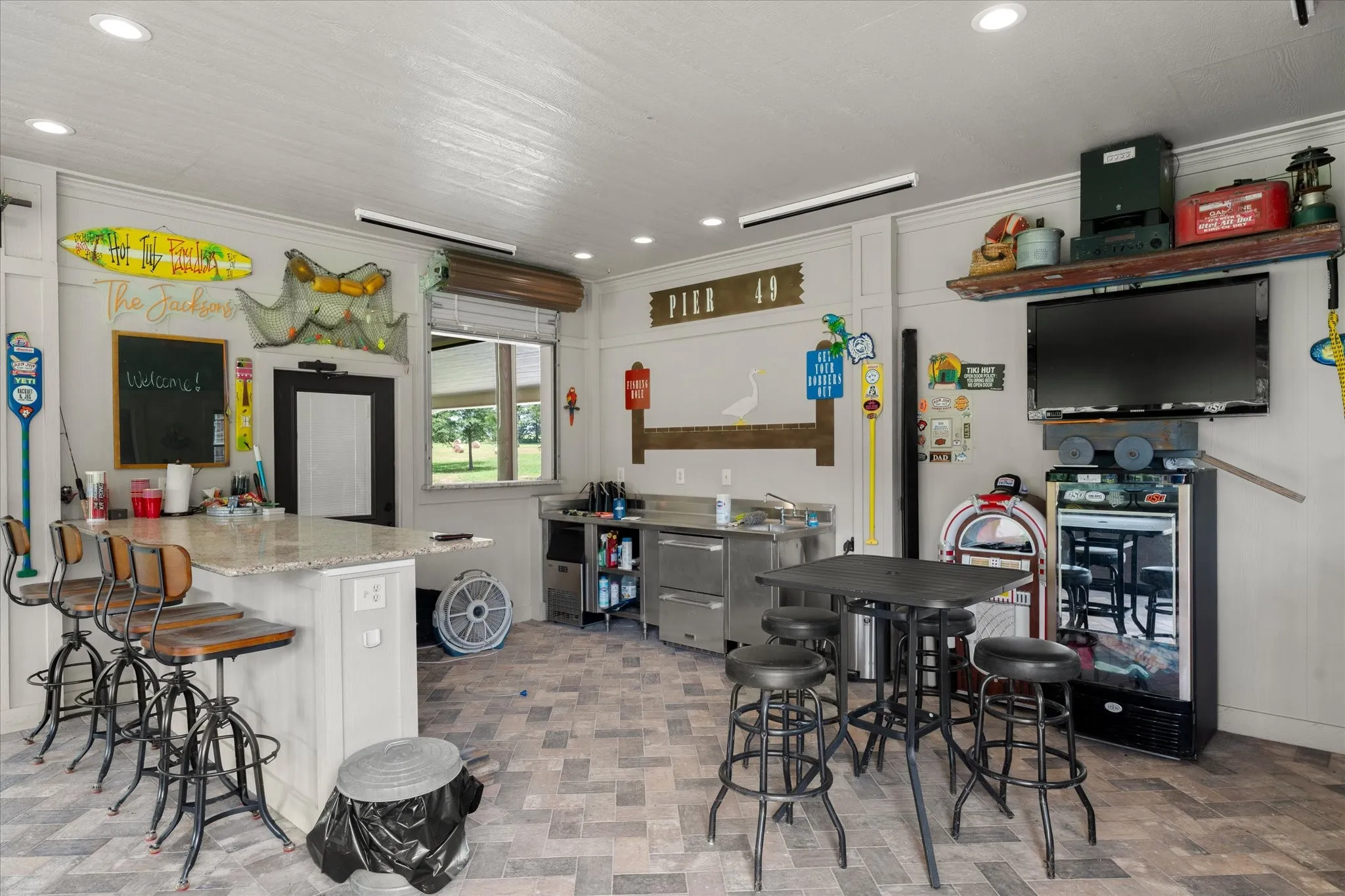 Farm For Sale in Titus County , 7267 E Texas Highway 49 Highway, Mt Pleasant, Texas 75455, 4 Bedrooms, 2 Bathrooms, 3 Garage spaces, 3,427 Sqft, built in 2009, Price $1,479,900, mls#21349865, Real Estate Agent in Mt Pleasant, Homes For Sale in Titus county, Homes For Sale in Mt Pleasant, Realtor in Mt Pleasant Texas, Real Estate Brokerage Independent Realty Texas, Luminita Cordes Realtor