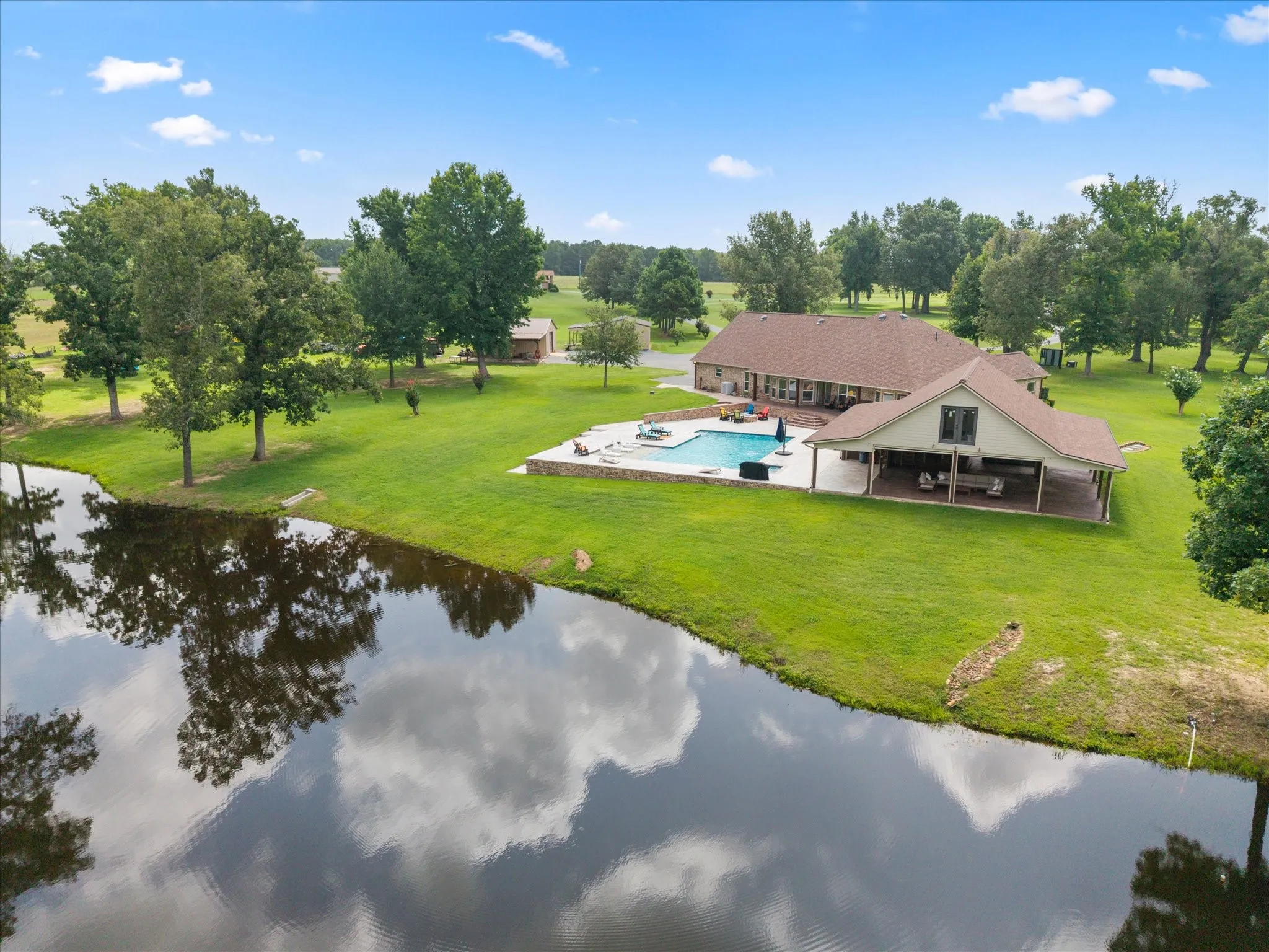 Farm For Sale in Titus County , 7267 E Texas Highway 49 Highway, Mt Pleasant, Texas 75455, 4 Bedrooms, 2 Bathrooms, 3 Garage spaces, 3,427 Sqft, built in 2009, Price $1,479,900, mls#21349865, Real Estate Agent in Mt Pleasant, Homes For Sale in Titus county, Homes For Sale in Mt Pleasant, Realtor in Mt Pleasant Texas, Real Estate Brokerage Independent Realty Texas, Luminita Cordes Realtor
