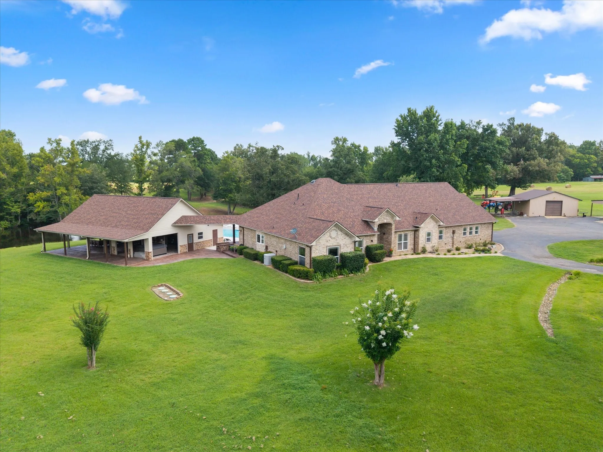 Farm For Sale in Titus County , 7267 E Texas Highway 49 Highway, Mt Pleasant, Texas 75455, 4 Bedrooms, 2 Bathrooms, 3 Garage spaces, 3,427 Sqft, built in 2009, Price $1,479,900, mls#21349865, Real Estate Agent in Mt Pleasant, Homes For Sale in Titus county, Homes For Sale in Mt Pleasant, Realtor in Mt Pleasant Texas, Real Estate Brokerage Independent Realty Texas, Luminita Cordes Realtor