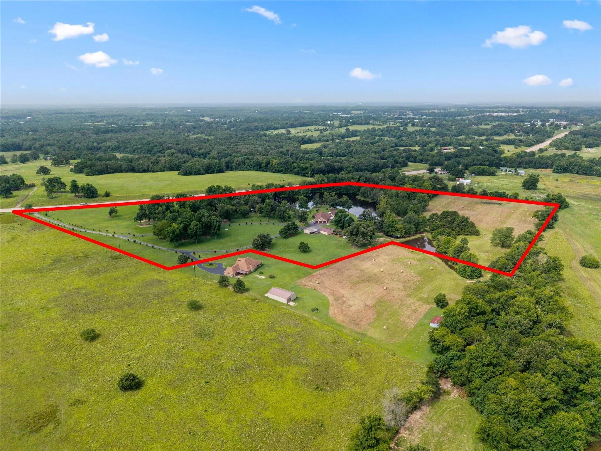 Farm For Sale in Titus County , 7267 E Texas Highway 49 Highway, Mt Pleasant, Texas 75455, 4 Bedrooms, 2 Bathrooms, 3 Garage spaces, 3,427 Sqft, built in 2009, Price $1,479,900, mls#21349865, Real Estate Agent in Mt Pleasant, Homes For Sale in Titus county, Homes For Sale in Mt Pleasant, Realtor in Mt Pleasant Texas, Real Estate Brokerage Independent Realty Texas, Luminita Cordes Realtor