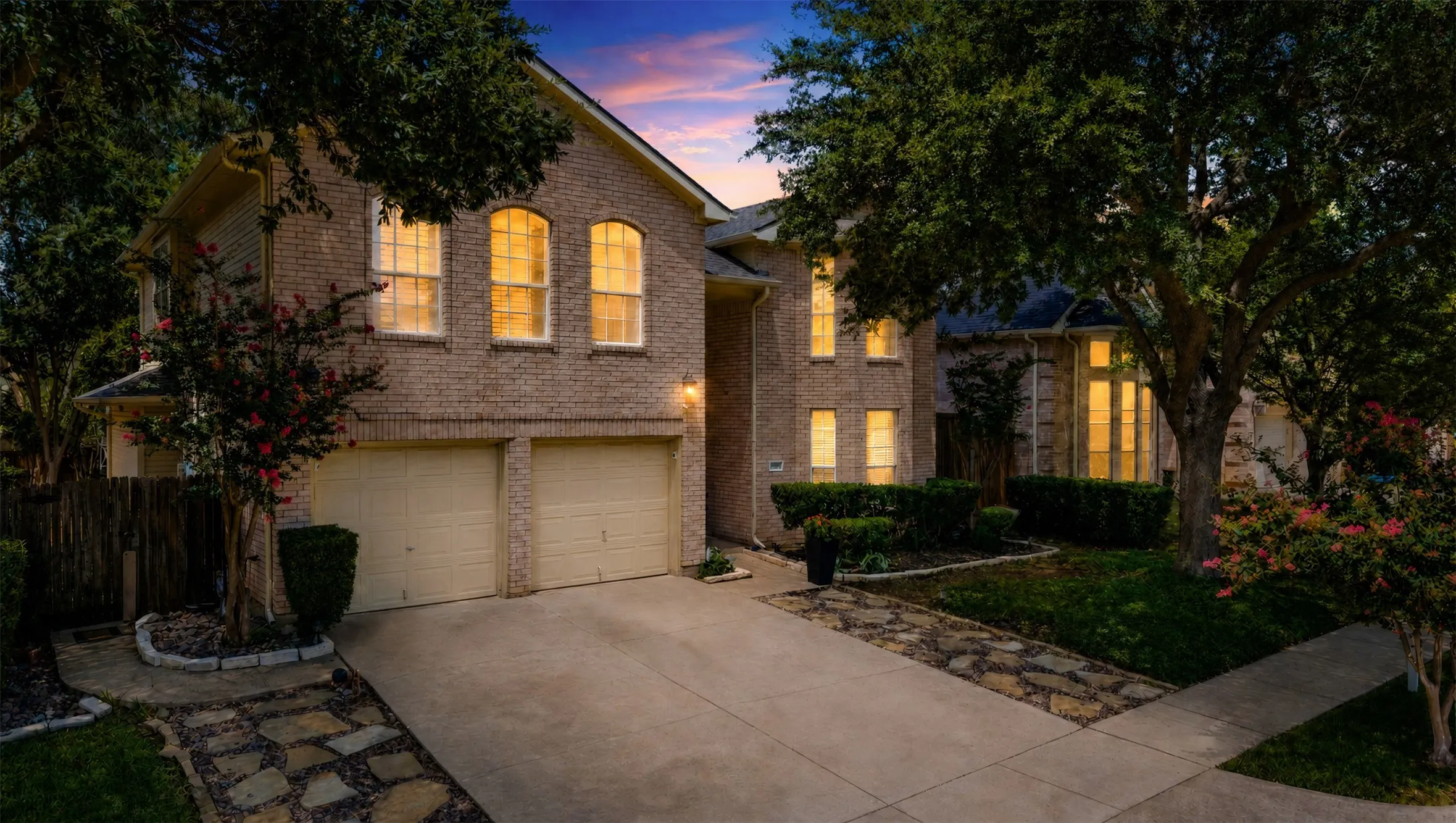 Single Family Residence For Sale in Denton County , 2516 Katina Drive, Flower Mound, Texas 75028, 4 Bedroom, 3 Bathroom, 2 Garage spaces, 2,469 Sqft, built in 1994, mls#21293492, Real Estate Agent in Flower Mound, Homes For Sale in Denton county, Homes For Sale in Flower Mound, Realtor in Flower Mound Texas, Real Estate Brokerage Independent Realty Texas, Luminita Cordes Realtor