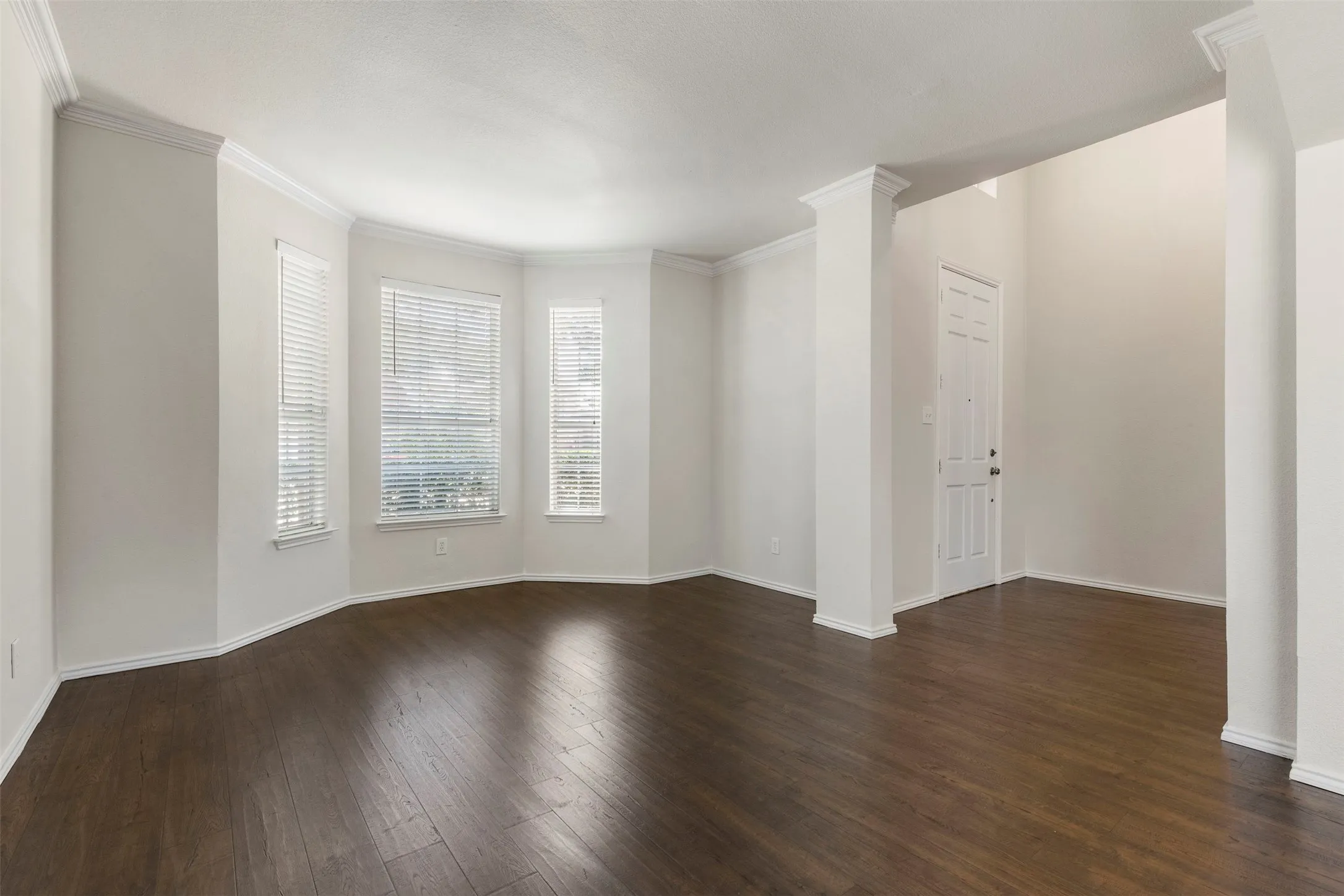 Single Family Residence For Sale in Denton County , 2516 Katina Drive, Flower Mound, Texas 75028, 4 Bedroom, 3 Bathroom, 2 Garage spaces, 2,469 Sqft, built in 1994, mls#21293492, Real Estate Agent in Flower Mound, Homes For Sale in Denton county, Homes For Sale in Flower Mound, Realtor in Flower Mound Texas, Real Estate Brokerage Independent Realty Texas, Luminita Cordes Realtor