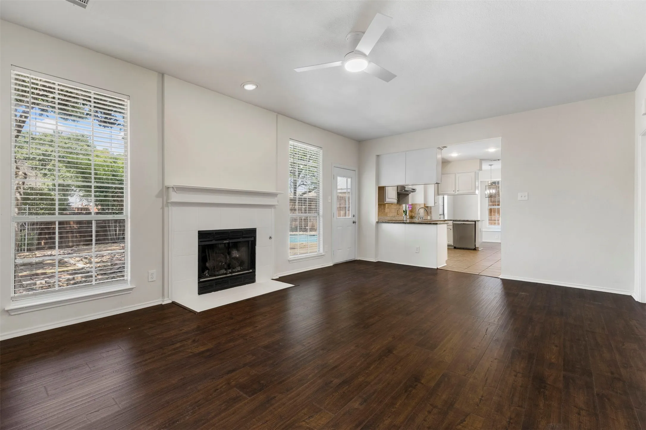 Single Family Residence For Sale in Denton County , 2516 Katina Drive, Flower Mound, Texas 75028, 4 Bedroom, 3 Bathroom, 2 Garage spaces, 2,469 Sqft, built in 1994, mls#21293492, Real Estate Agent in Flower Mound, Homes For Sale in Denton county, Homes For Sale in Flower Mound, Realtor in Flower Mound Texas, Real Estate Brokerage Independent Realty Texas, Luminita Cordes Realtor