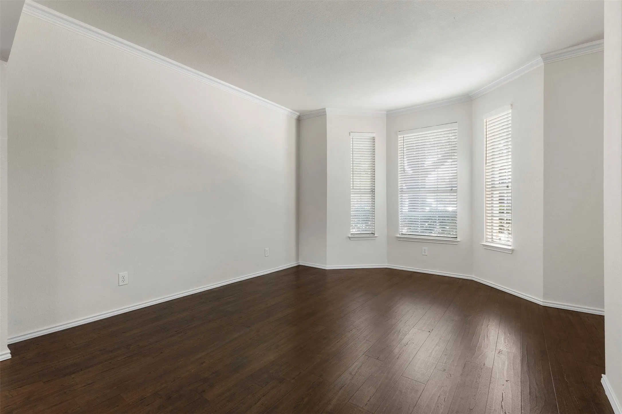 Single Family Residence For Sale in Denton County , 2516 Katina Drive, Flower Mound, Texas 75028, 4 Bedroom, 3 Bathroom, 2 Garage spaces, 2,469 Sqft, built in 1994, mls#21293492, Real Estate Agent in Flower Mound, Homes For Sale in Denton county, Homes For Sale in Flower Mound, Realtor in Flower Mound Texas, Real Estate Brokerage Independent Realty Texas, Luminita Cordes Realtor
