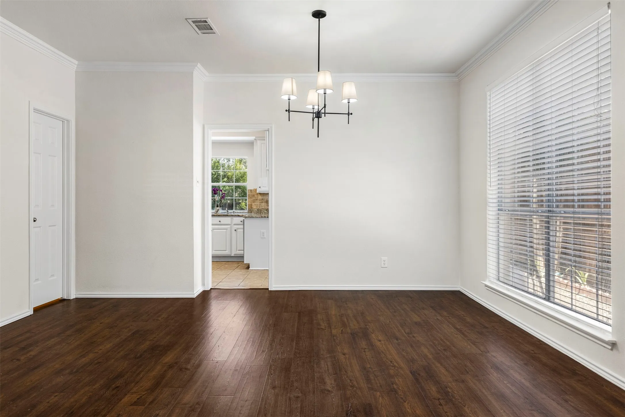 Single Family Residence For Sale in Denton County , 2516 Katina Drive, Flower Mound, Texas 75028, 4 Bedroom, 3 Bathroom, 2 Garage spaces, 2,469 Sqft, built in 1994, mls#21293492, Real Estate Agent in Flower Mound, Homes For Sale in Denton county, Homes For Sale in Flower Mound, Realtor in Flower Mound Texas, Real Estate Brokerage Independent Realty Texas, Luminita Cordes Realtor