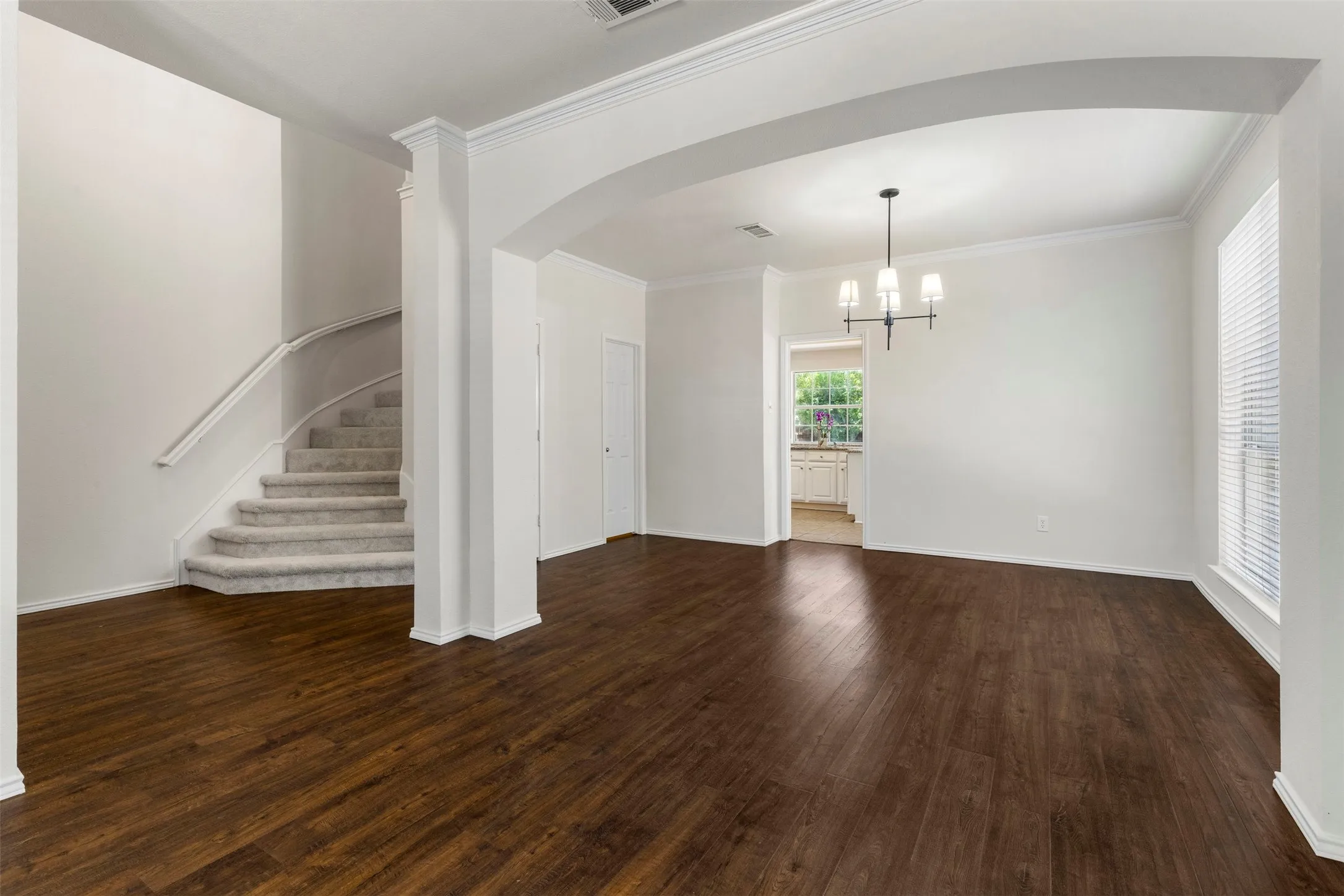 Single Family Residence For Sale in Denton County , 2516 Katina Drive, Flower Mound, Texas 75028, 4 Bedroom, 3 Bathroom, 2 Garage spaces, 2,469 Sqft, built in 1994, mls#21293492, Real Estate Agent in Flower Mound, Homes For Sale in Denton county, Homes For Sale in Flower Mound, Realtor in Flower Mound Texas, Real Estate Brokerage Independent Realty Texas, Luminita Cordes Realtor