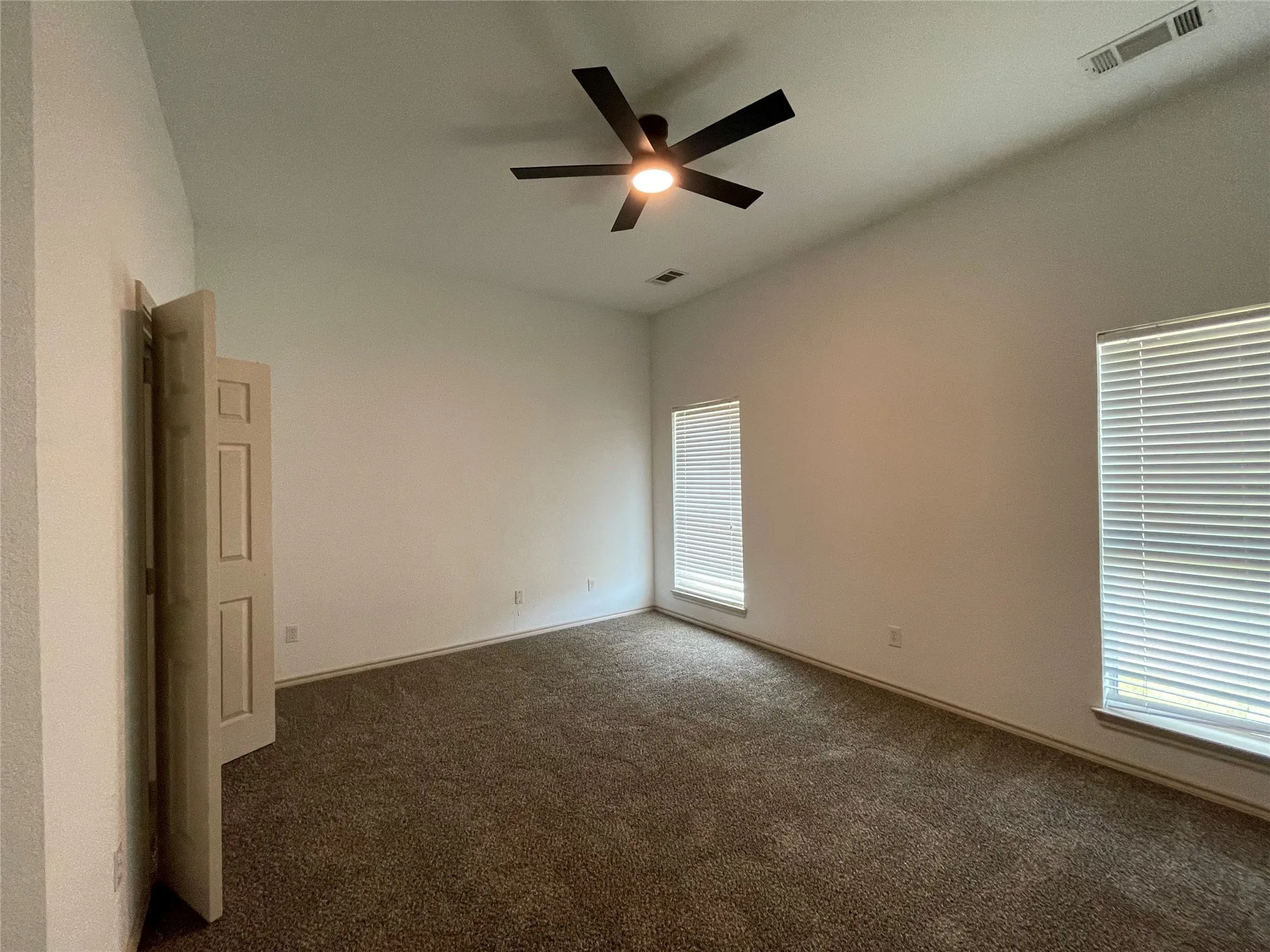 Single Family Residence For Rent in Ellis County , 6030 Bentwood Drive, Midlothian, Texas 76065, 4 Bedroom, 3 Bathroom, 2 Garage spaces, 2,465 Sqft, built in 2002, mls#21346772, Real Estate Agent in Midlothian, Homes For Rent in Ellis county, Homes For Rent in Midlothian, Realtor in Midlothian Texas, Real Estate Brokerage Independent Realty Texas, Luminita Cordes Realtor