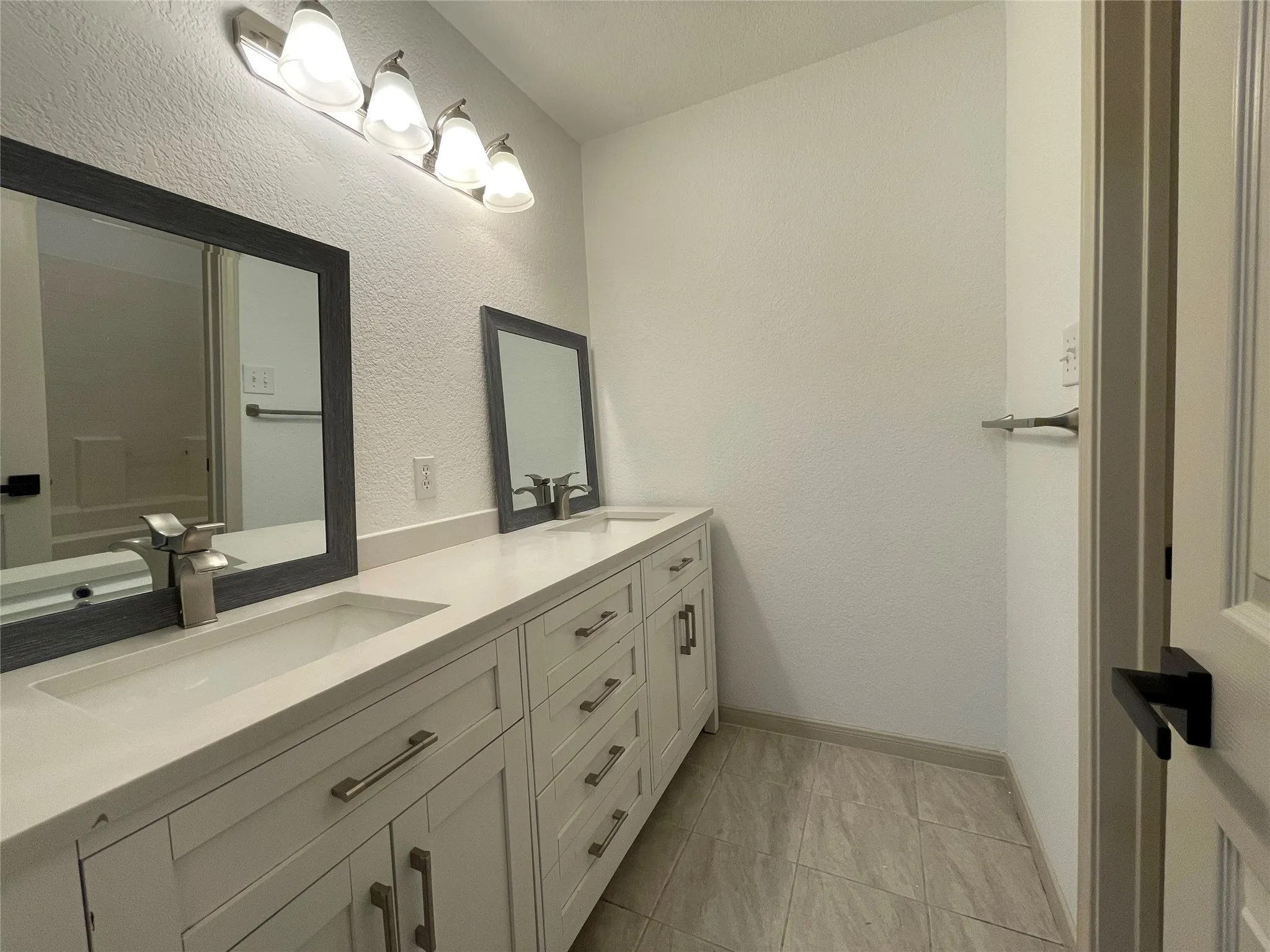 Single Family Residence For Rent in Ellis County , 6030 Bentwood Drive, Midlothian, Texas 76065, 4 Bedroom, 3 Bathroom, 2 Garage spaces, 2,465 Sqft, built in 2002, mls#21346772, Real Estate Agent in Midlothian, Homes For Rent in Ellis county, Homes For Rent in Midlothian, Realtor in Midlothian Texas, Real Estate Brokerage Independent Realty Texas, Luminita Cordes Realtor