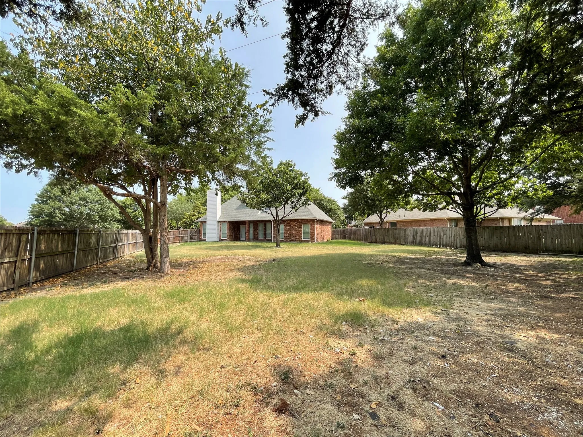 Single Family Residence For Rent in Ellis County , 6030 Bentwood Drive, Midlothian, Texas 76065, 4 Bedroom, 3 Bathroom, 2 Garage spaces, 2,465 Sqft, built in 2002, mls#21346772, Real Estate Agent in Midlothian, Homes For Rent in Ellis county, Homes For Rent in Midlothian, Realtor in Midlothian Texas, Real Estate Brokerage Independent Realty Texas, Luminita Cordes Realtor