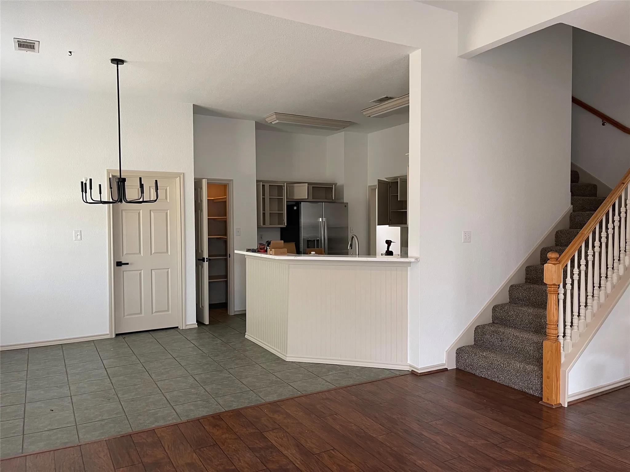 Single Family Residence For Rent in Ellis County , 6030 Bentwood Drive, Midlothian, Texas 76065, 4 Bedroom, 3 Bathroom, 2 Garage spaces, 2,465 Sqft, built in 2002, mls#21346772, Real Estate Agent in Midlothian, Homes For Rent in Ellis county, Homes For Rent in Midlothian, Realtor in Midlothian Texas, Real Estate Brokerage Independent Realty Texas, Luminita Cordes Realtor