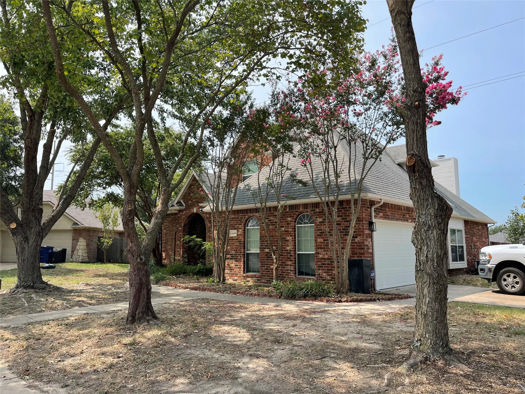 Single Family Residence For Rent in Ellis County , 6030 Bentwood Drive, Midlothian, Texas 76065, 4 Bedroom, 3 Bathroom, 2 Garage spaces, 2,465 Sqft, built in 2002, mls#21346772, Real Estate Agent in Midlothian, Homes For Rent in Ellis county, Homes For Rent in Midlothian, Realtor in Midlothian Texas, Real Estate Brokerage Independent Realty Texas, Luminita Cordes Realtor