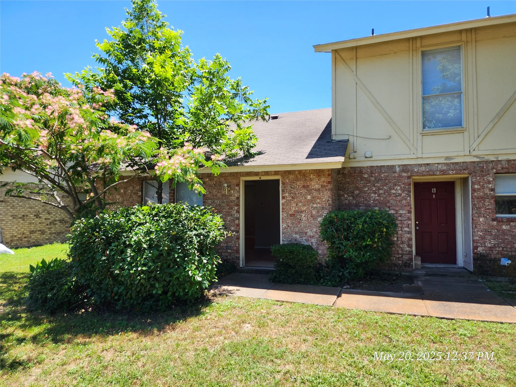Quadruplex For Rent in Johnson County , 429 SW Thomas Street A, Burleson, Texas 76028, 2 Bedroom, 1 Bathroom, Garage spaces, 1,014 Sqft, built in 1983, mls#21321422, Real Estate Agent in Burleson, Homes For Rent in Johnson county, Homes For Rent in Burleson, Realtor in Burleson Texas, Real Estate Brokerage Independent Realty Texas, Luminita Cordes Realtor