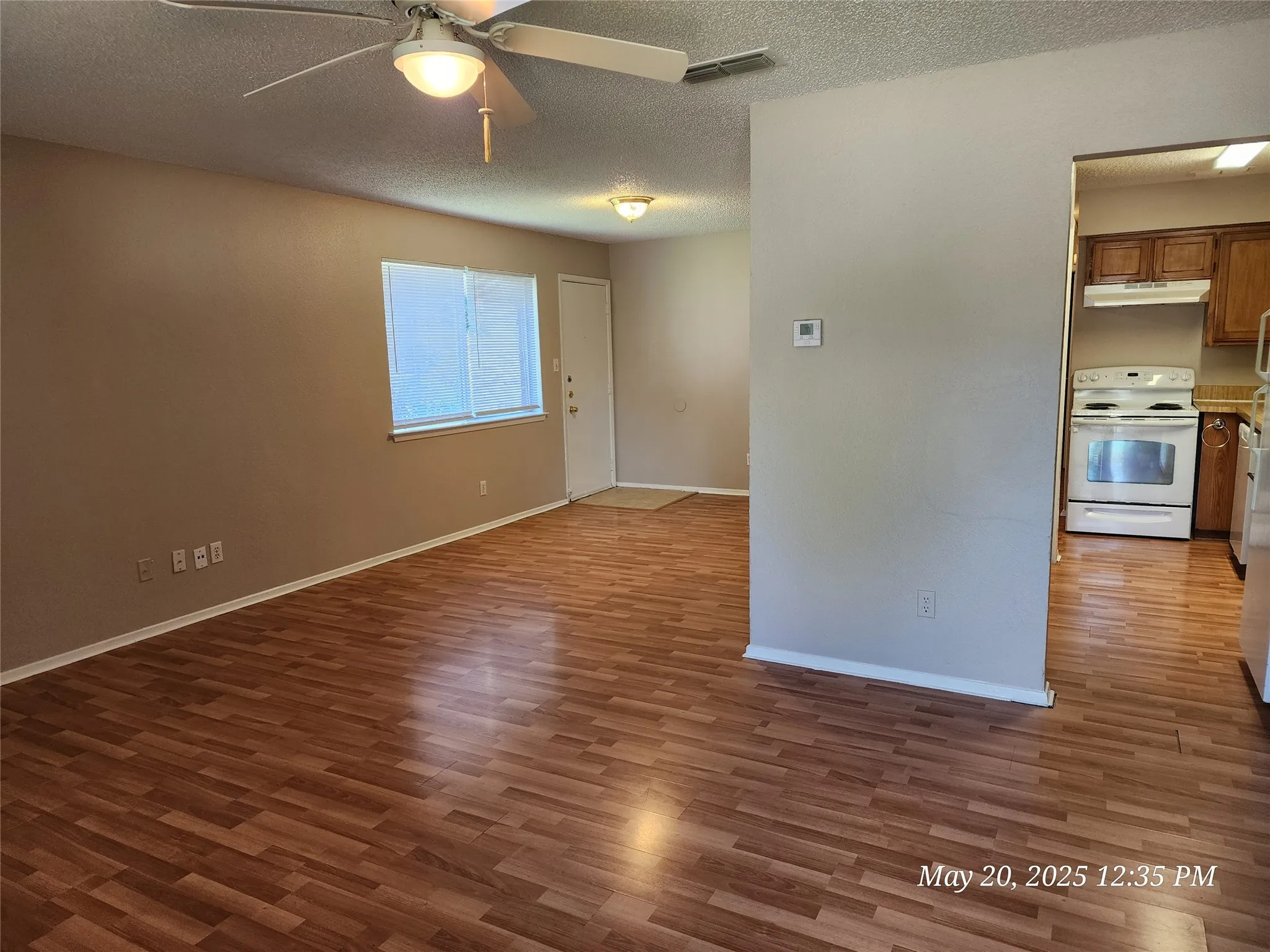 Quadruplex For Rent in Johnson County , 429 SW Thomas Street A, Burleson, Texas 76028, 2 Bedroom, 1 Bathroom, Garage spaces, 1,014 Sqft, built in 1983, mls#21321422, Real Estate Agent in Burleson, Homes For Rent in Johnson county, Homes For Rent in Burleson, Realtor in Burleson Texas, Real Estate Brokerage Independent Realty Texas, Luminita Cordes Realtor