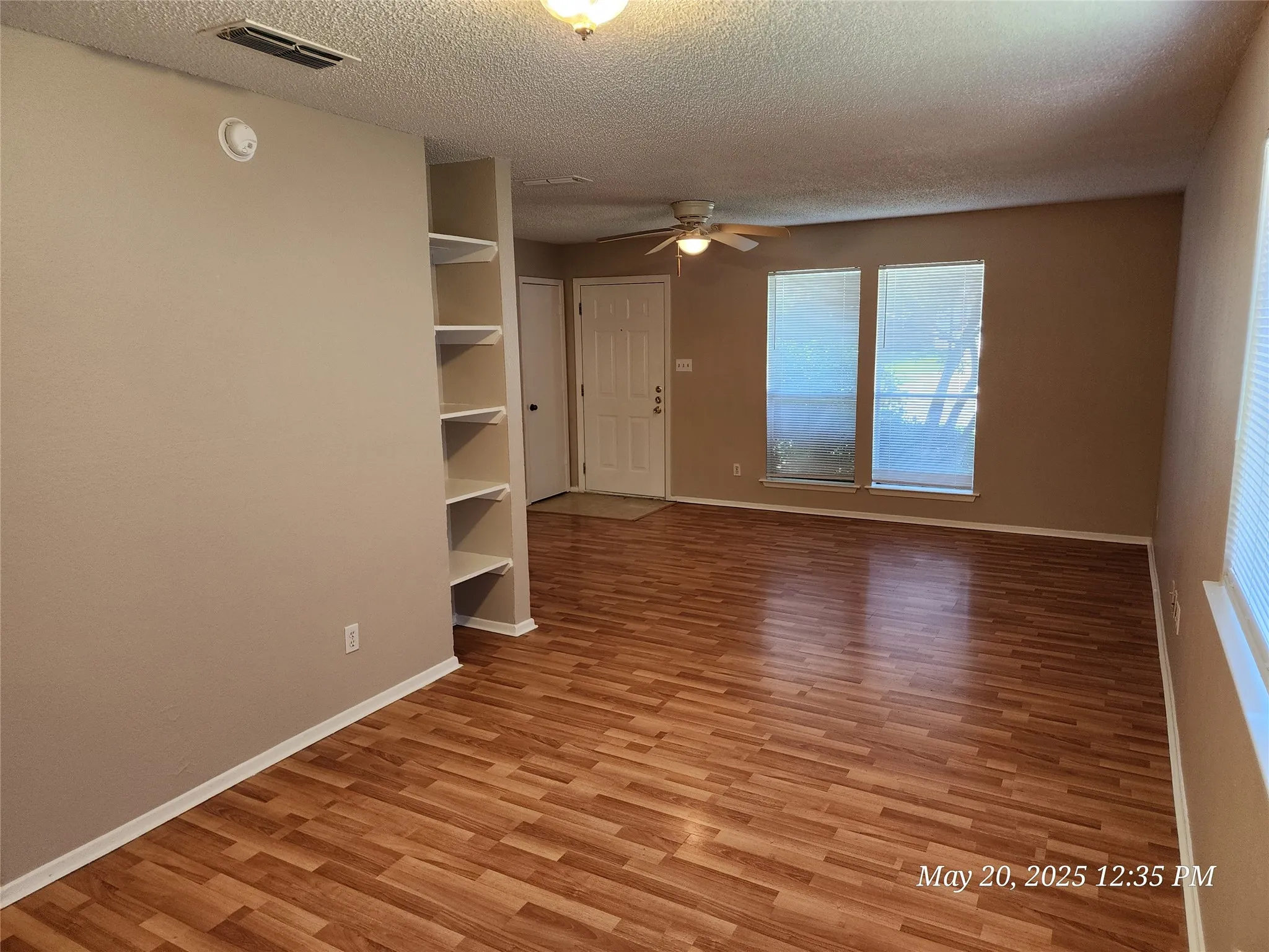 Quadruplex For Rent in Johnson County , 429 SW Thomas Street A, Burleson, Texas 76028, 2 Bedroom, 1 Bathroom, Garage spaces, 1,014 Sqft, built in 1983, mls#21321422, Real Estate Agent in Burleson, Homes For Rent in Johnson county, Homes For Rent in Burleson, Realtor in Burleson Texas, Real Estate Brokerage Independent Realty Texas, Luminita Cordes Realtor