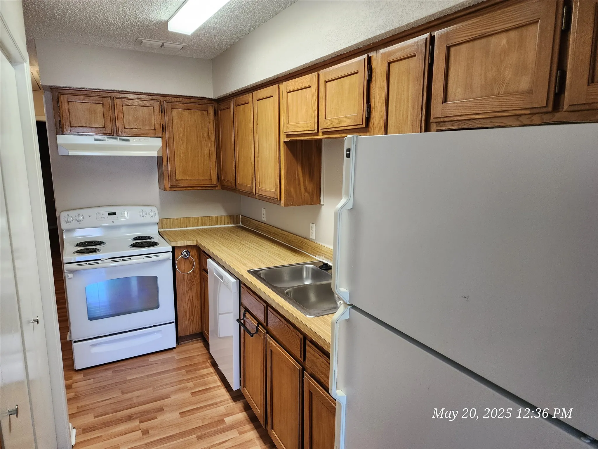 Quadruplex For Rent in Johnson County , 429 SW Thomas Street A, Burleson, Texas 76028, 2 Bedroom, 1 Bathroom, Garage spaces, 1,014 Sqft, built in 1983, mls#21321422, Real Estate Agent in Burleson, Homes For Rent in Johnson county, Homes For Rent in Burleson, Realtor in Burleson Texas, Real Estate Brokerage Independent Realty Texas, Luminita Cordes Realtor