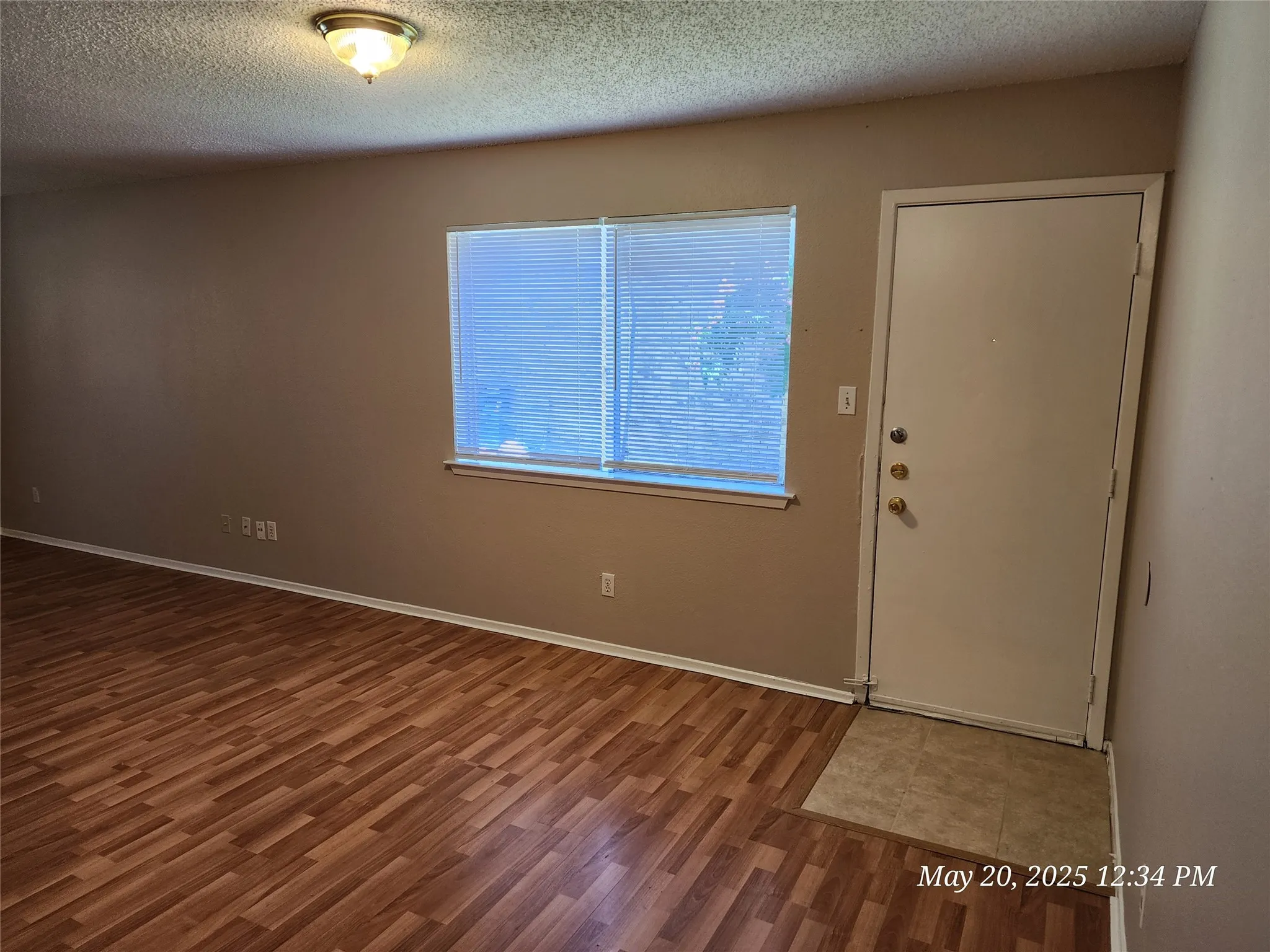 Quadruplex For Rent in Johnson County , 429 SW Thomas Street A, Burleson, Texas 76028, 2 Bedroom, 1 Bathroom, Garage spaces, 1,014 Sqft, built in 1983, mls#21321422, Real Estate Agent in Burleson, Homes For Rent in Johnson county, Homes For Rent in Burleson, Realtor in Burleson Texas, Real Estate Brokerage Independent Realty Texas, Luminita Cordes Realtor