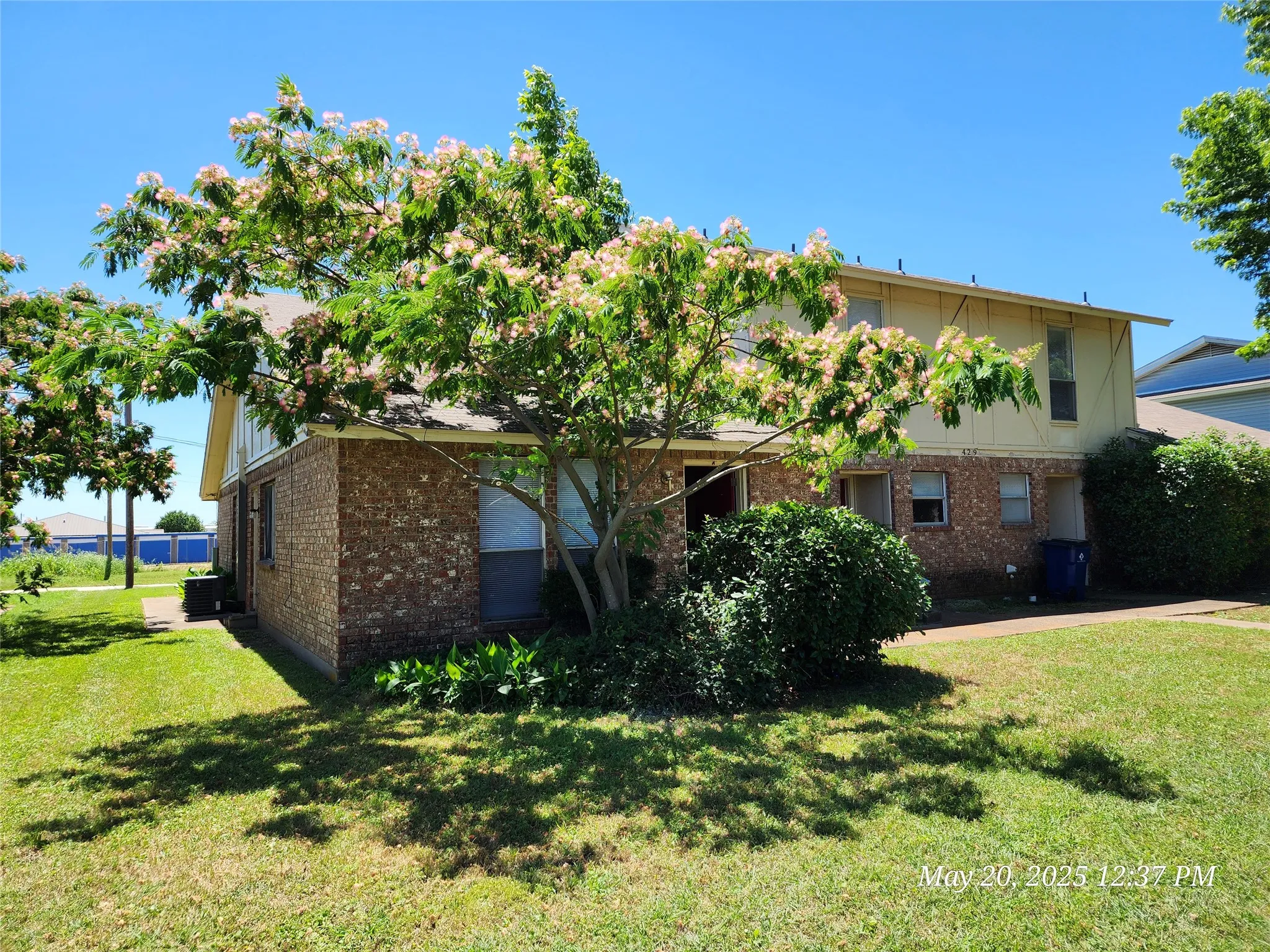 Quadruplex For Rent in Johnson County , 429 SW Thomas Street A, Burleson, Texas 76028, 2 Bedroom, 1 Bathroom, Garage spaces, 1,014 Sqft, built in 1983, mls#21321422, Real Estate Agent in Burleson, Homes For Rent in Johnson county, Homes For Rent in Burleson, Realtor in Burleson Texas, Real Estate Brokerage Independent Realty Texas, Luminita Cordes Realtor